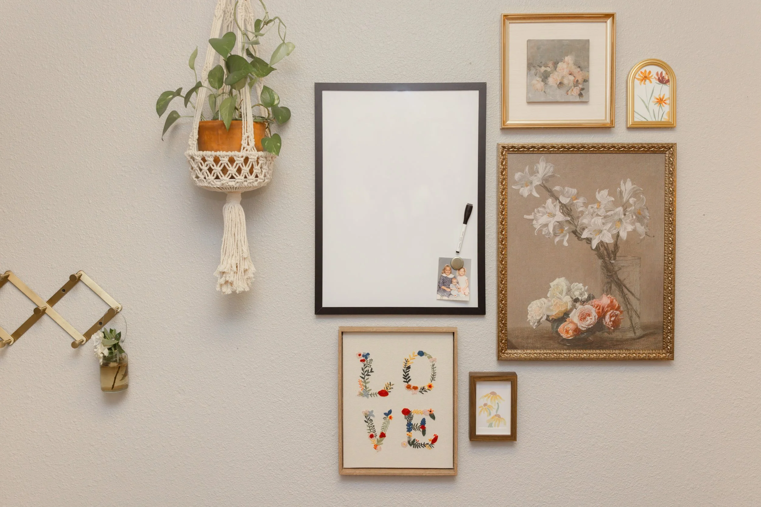 a warm, welcoming therapy office in Lodi, CA, designed to feel comfortable, private, and safe. My cozy therapy space offers a calm environment for teens, young adults, and women navigating anxiety, self-esteem, life transitions and peronal growth