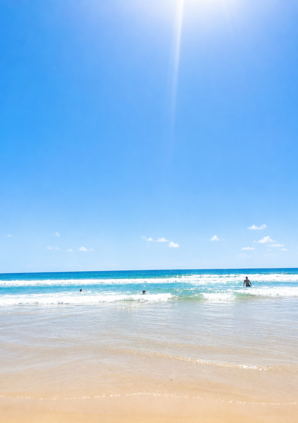 broadbeach-beach-swimming-gold-coast-amaya-luxe.png