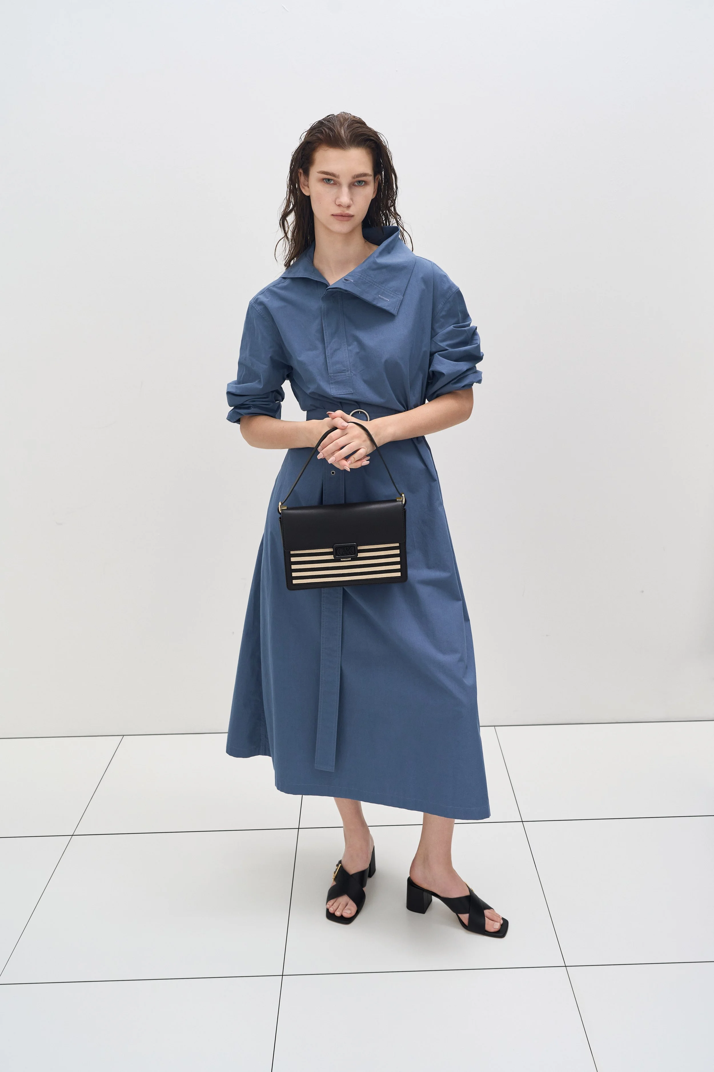 CHARLES-KEITH-summer-24-linitial-yacht-vacation-14.jpg
