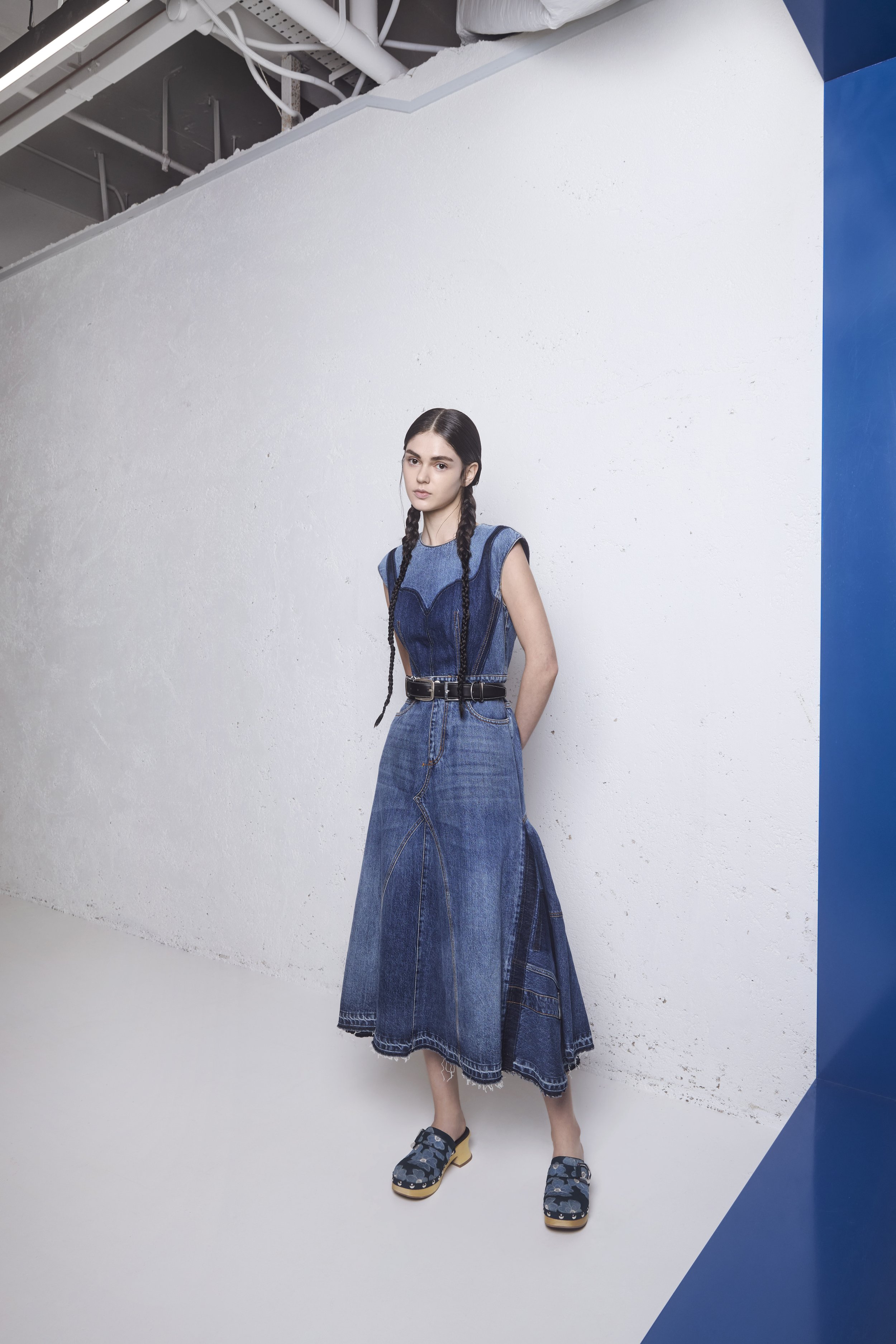 CHARLES-KEITH-spring-23-sl-collection-02.jpg