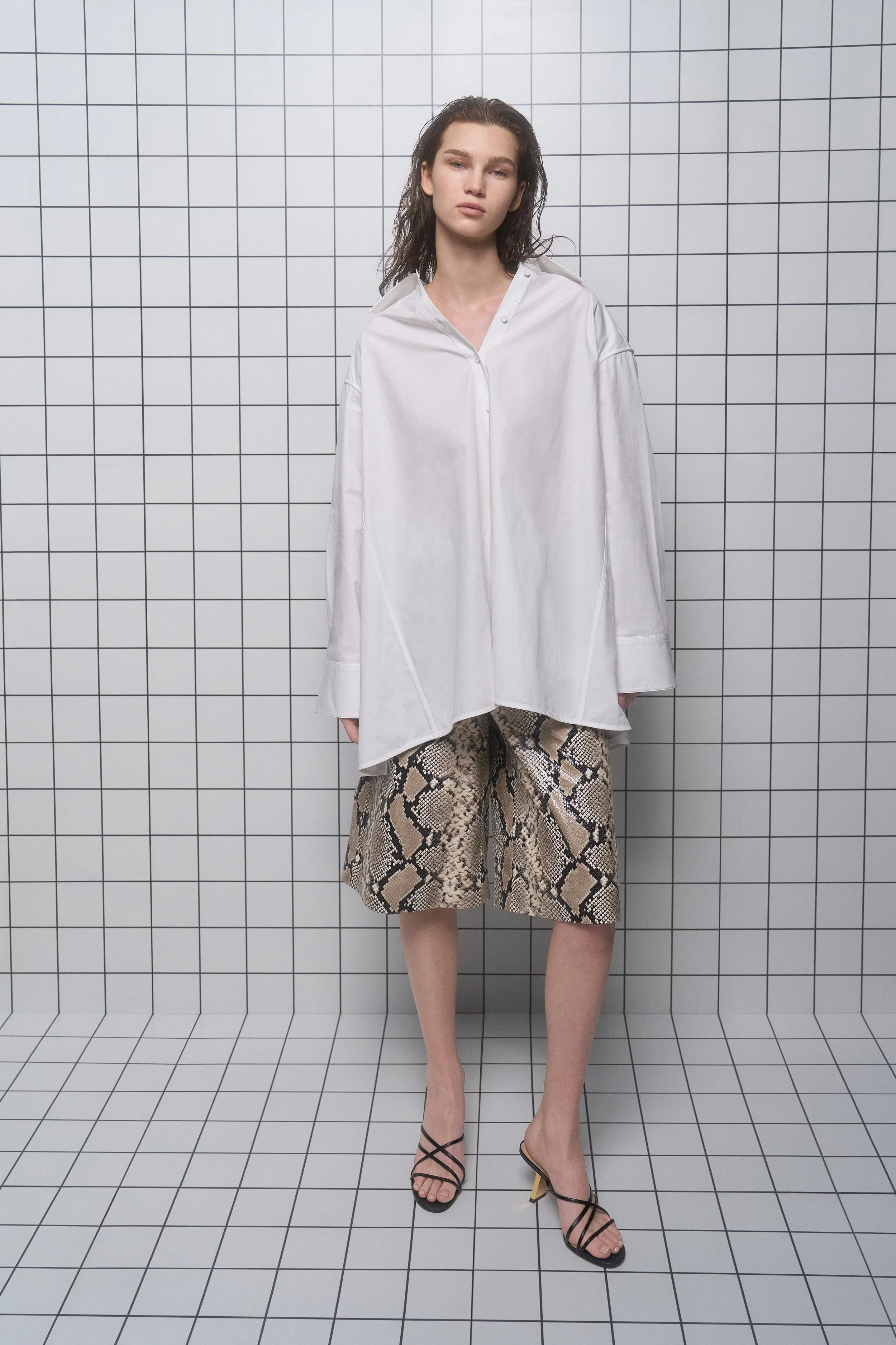 CHARLES-KEITH-summer-24-linitial-summer-pantone-08.jpg