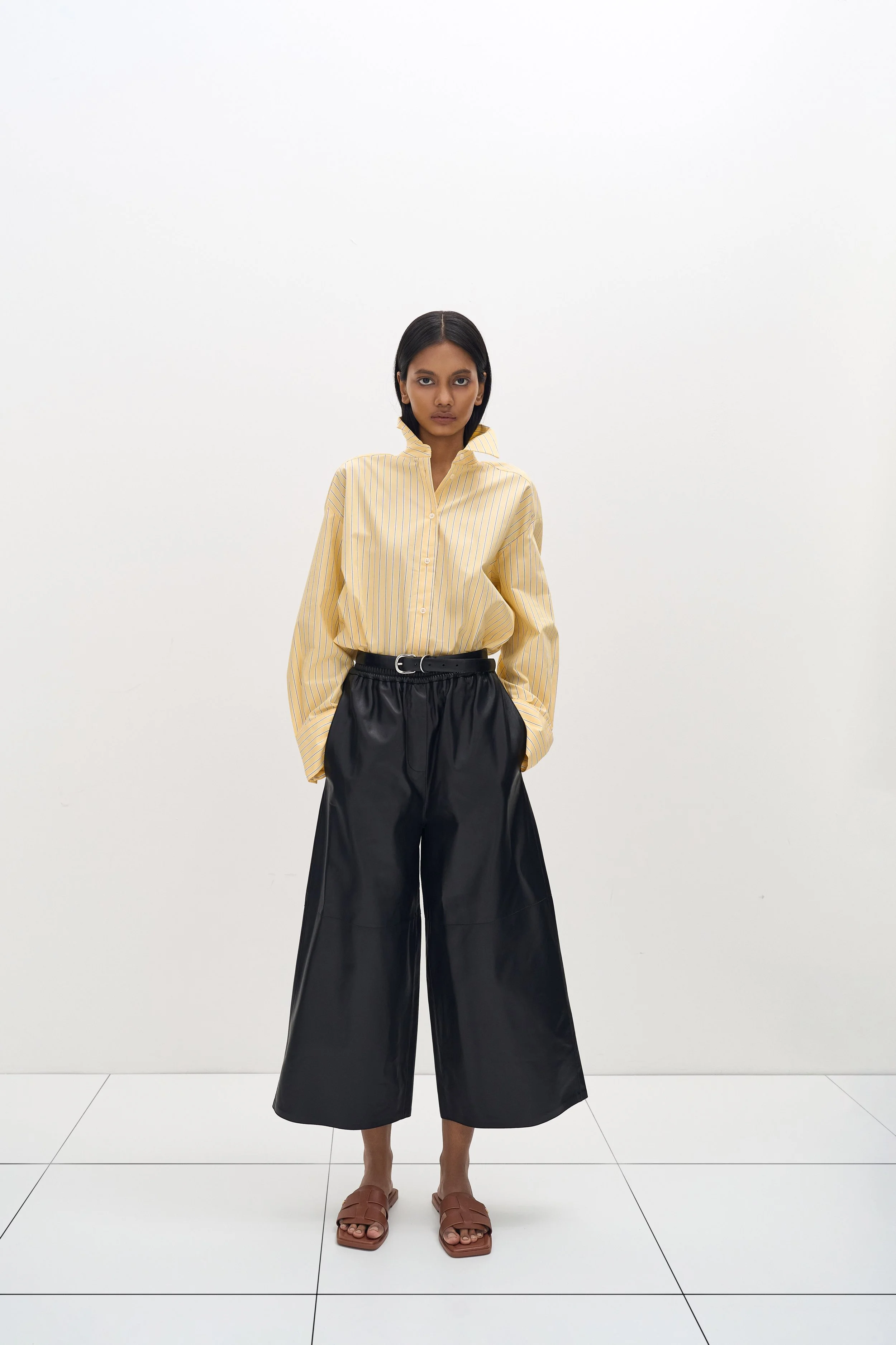 CHARLES-KEITH-summer-24-linitial-yacht-vacation-02.jpg