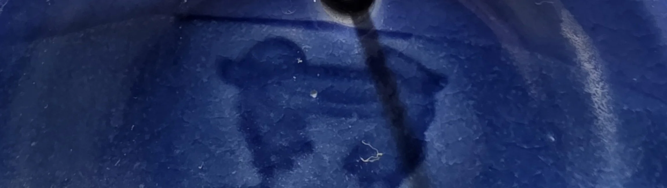 Transparent blue glaze
