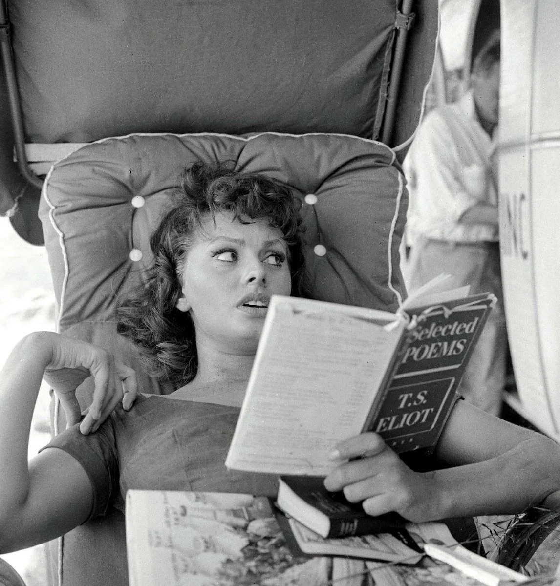 THE WOMAN’S READING LIST