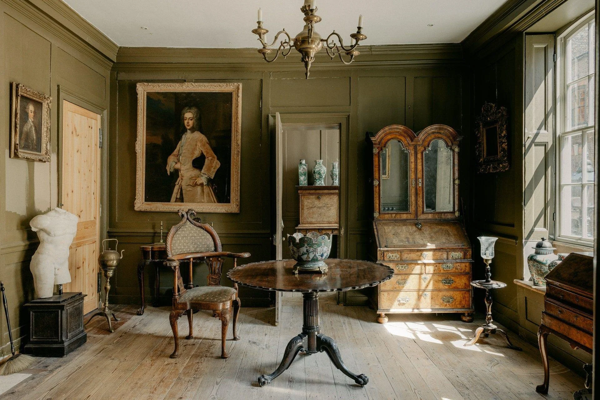 FADED GRANDEUR