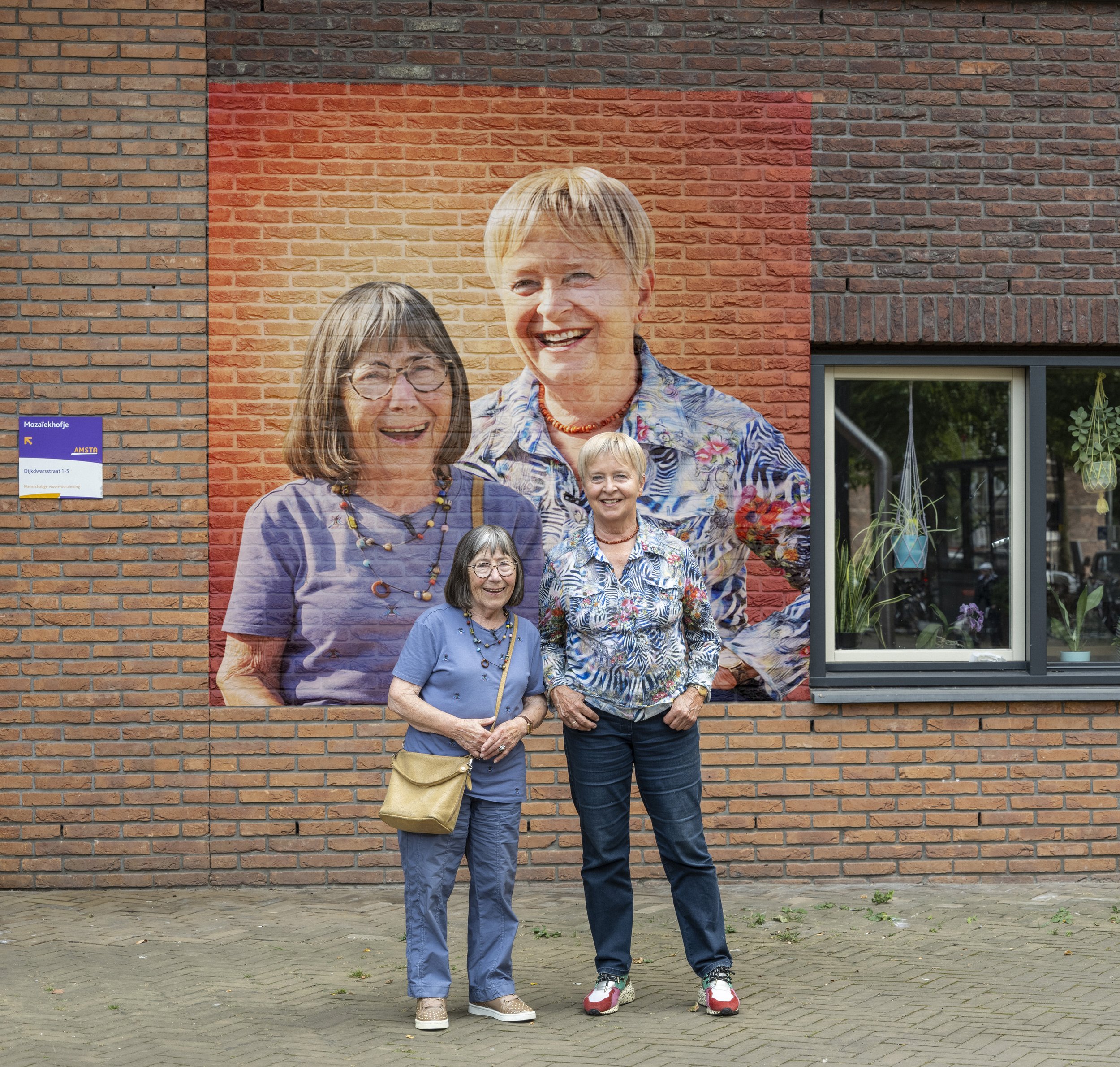 Loes & Judith crop_0.jpeg