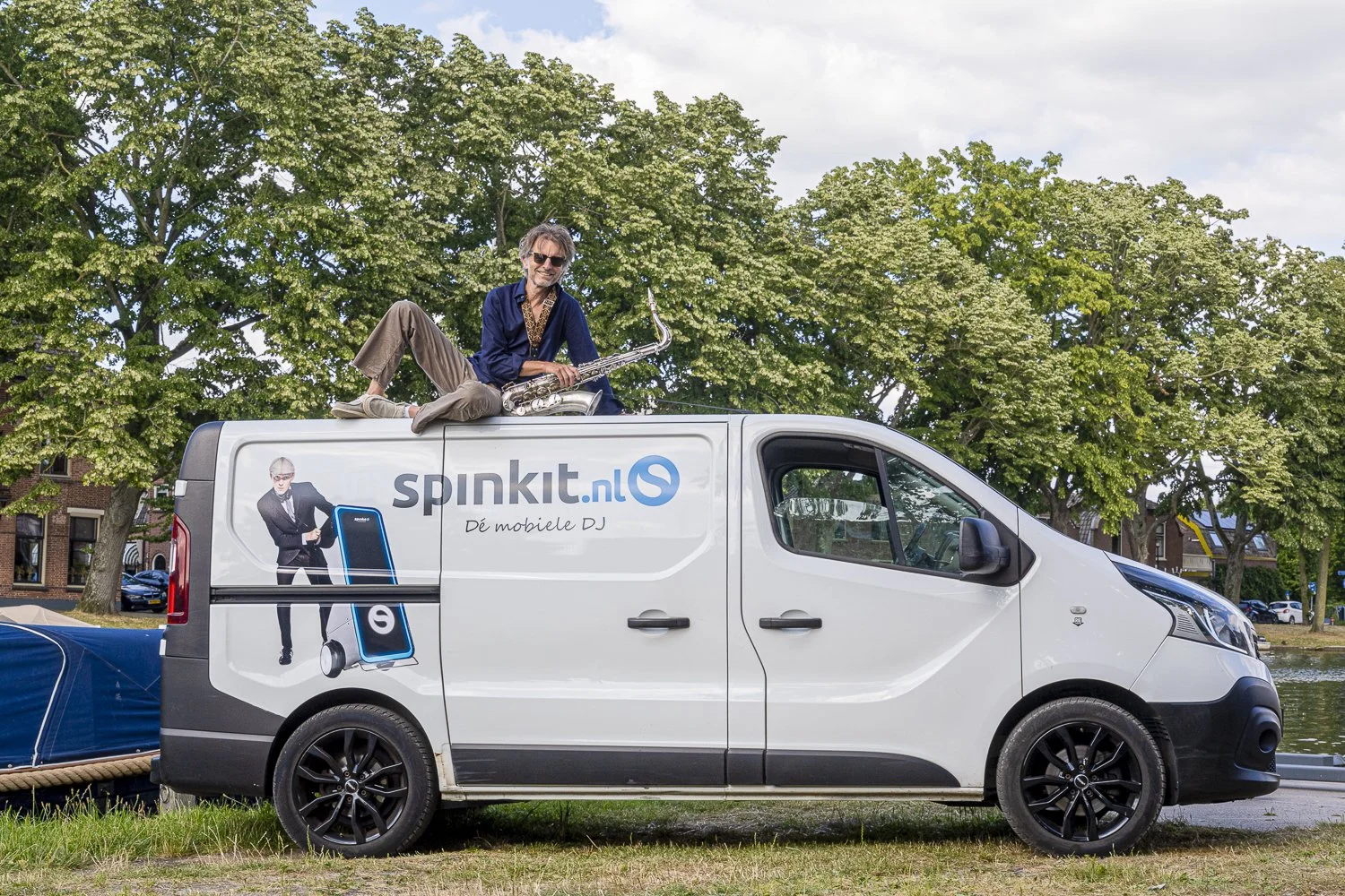 Spinkit Toon Bus-2.jpg