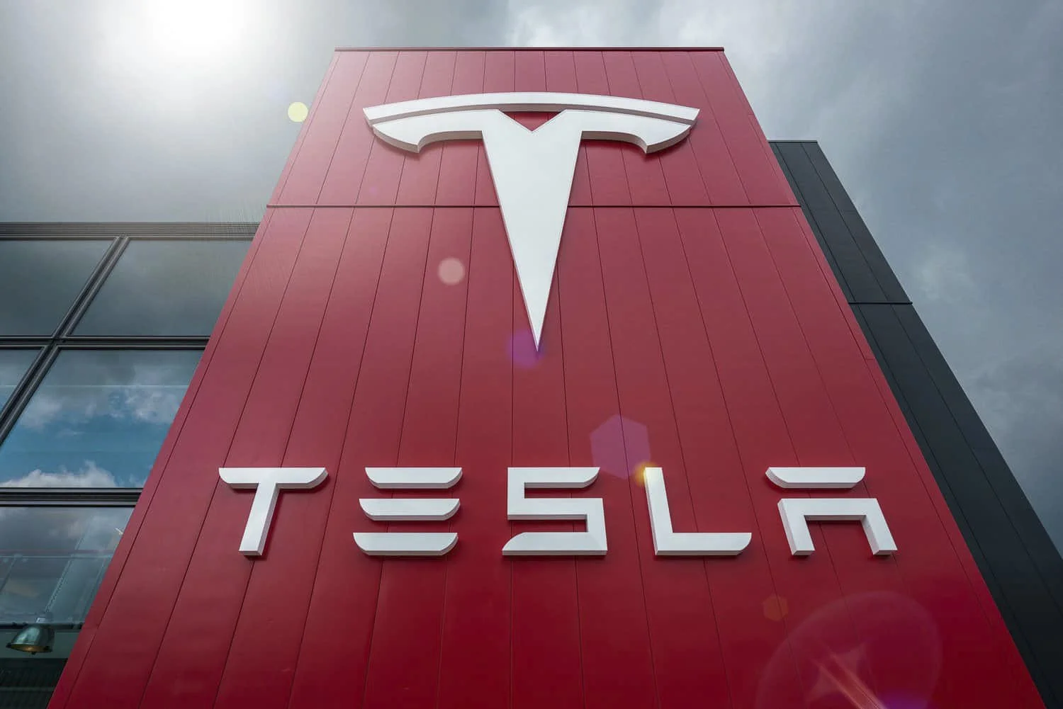 Tesla-Motors-Amsterdam-Zuid-Oost-Maikel-Thijssen-Photography.jpg