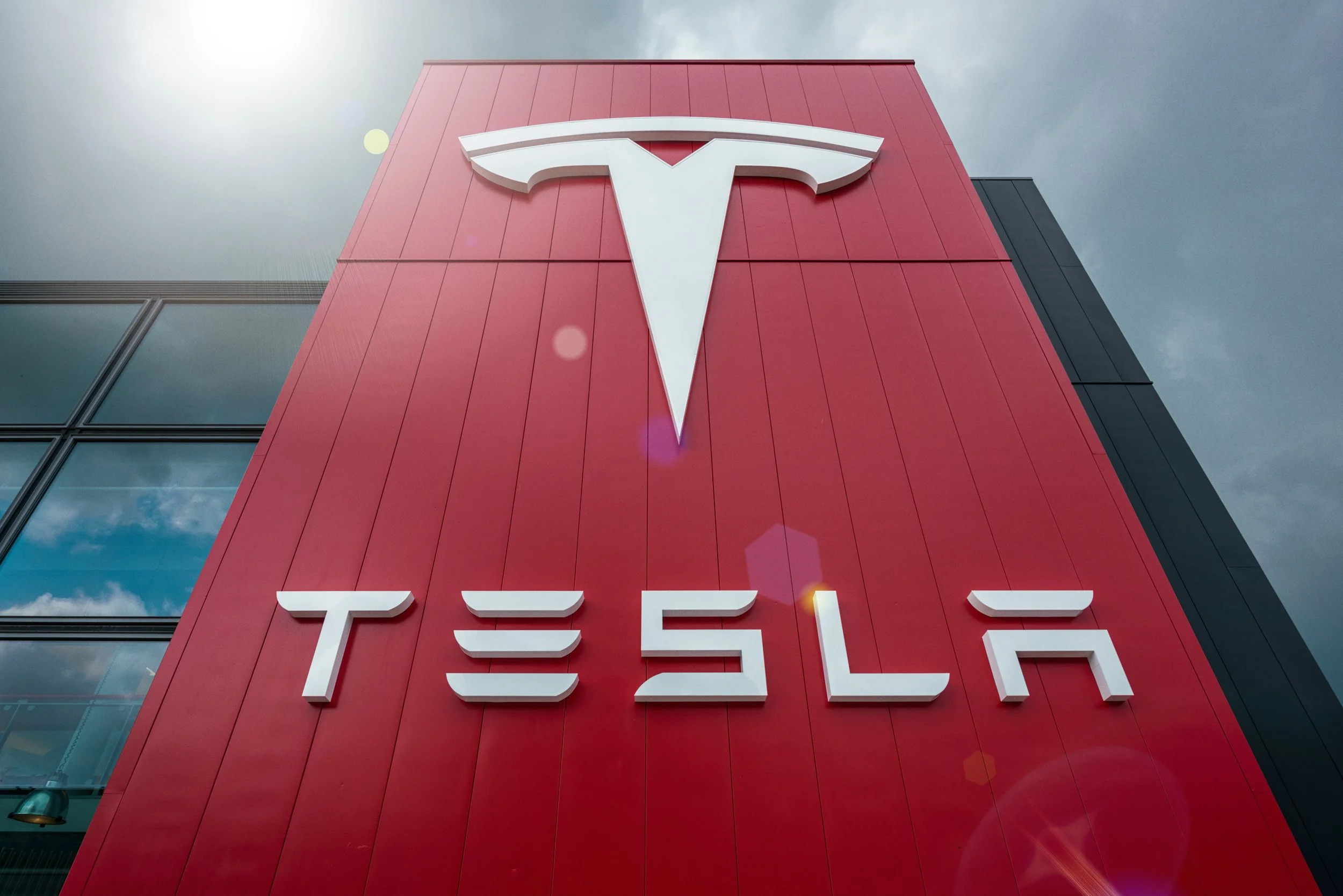 Tesla-Motors-Amsterdam-Zuid-Oost---Maikel-Thijssen-Photography.jpg
