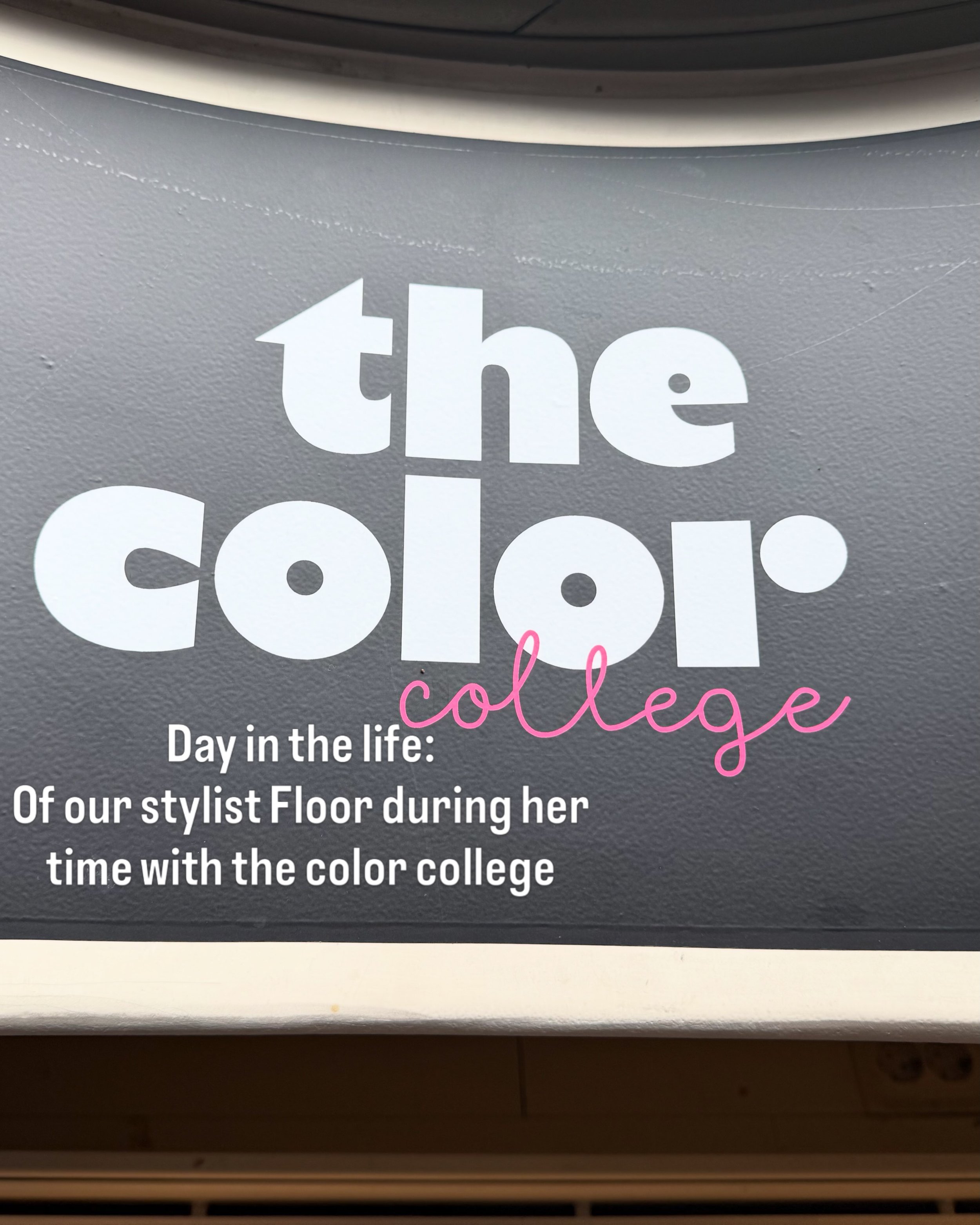 Day in the life☺️#hairdresser #colorcollege #dayinthelifevlog #blonde #hairstylist