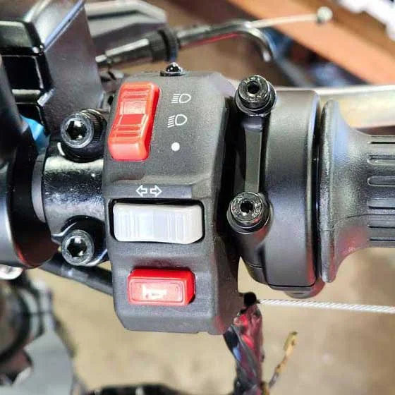 2024 Kawasaki Z900 modified controls.