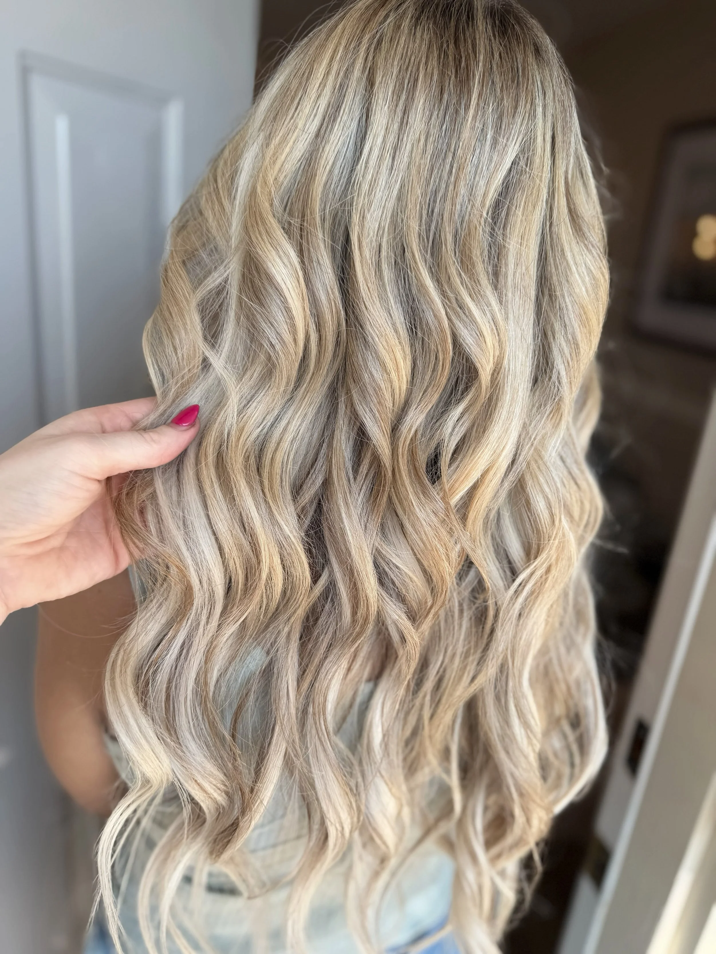 blonder. longer. fuller. hotter. 

Who said fall is just for dark hair? 👀