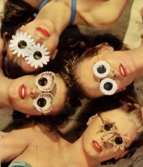 Enfile tes lunettes, le soleil est toujours l&agrave;. 

Cr&eacute;dit photo : Nina Leen 

#sete #sun #vibes #conciergerie