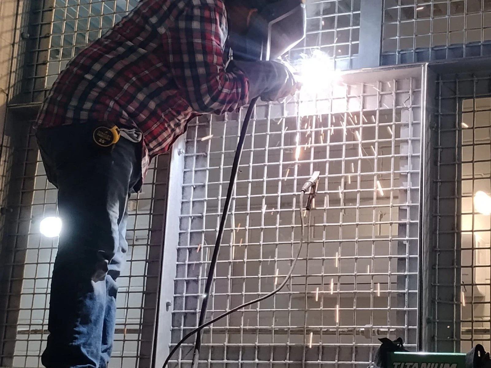 metal-01-welding.jpg