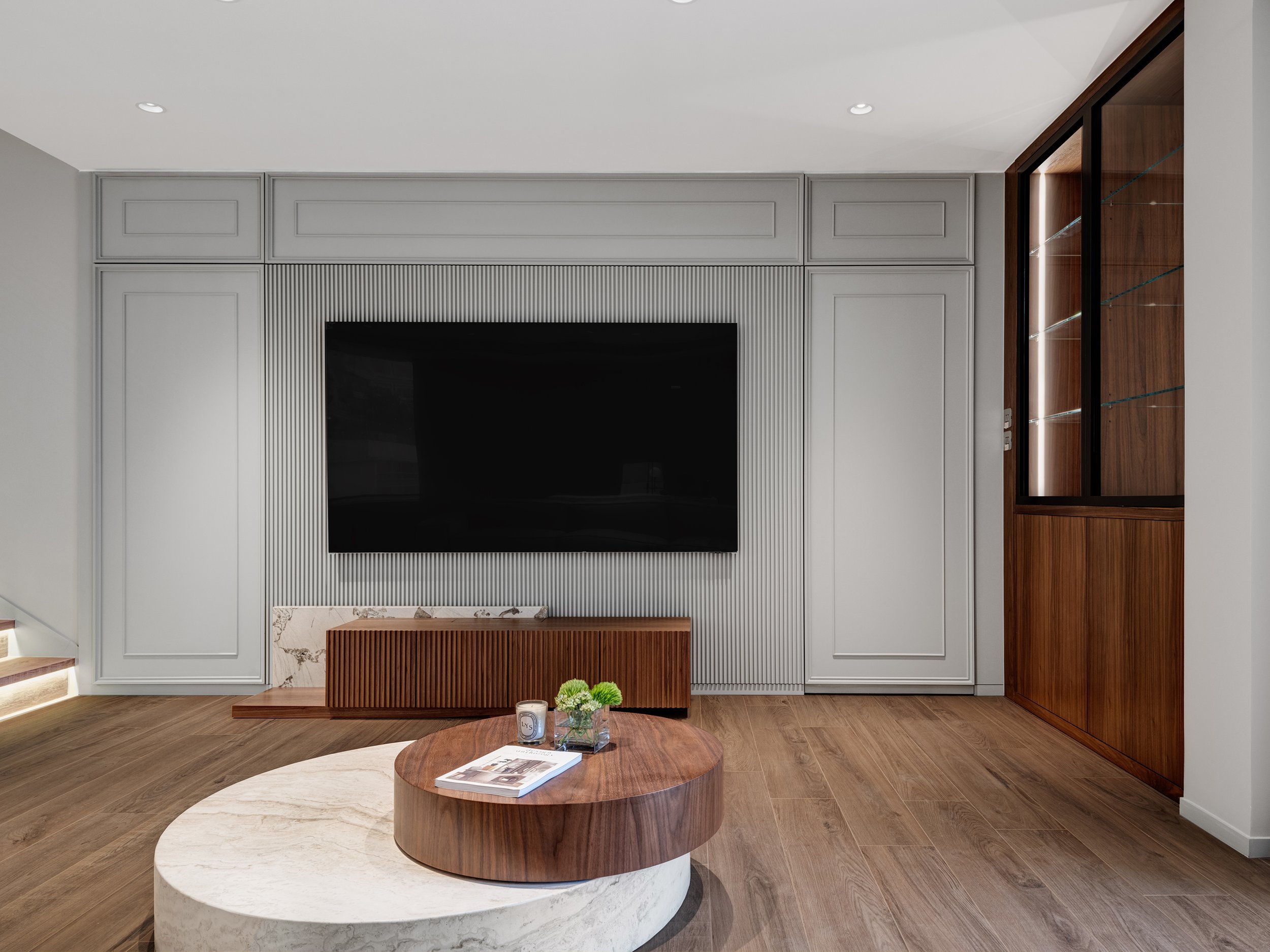 xlms-may-tower-apartment-9.jpg