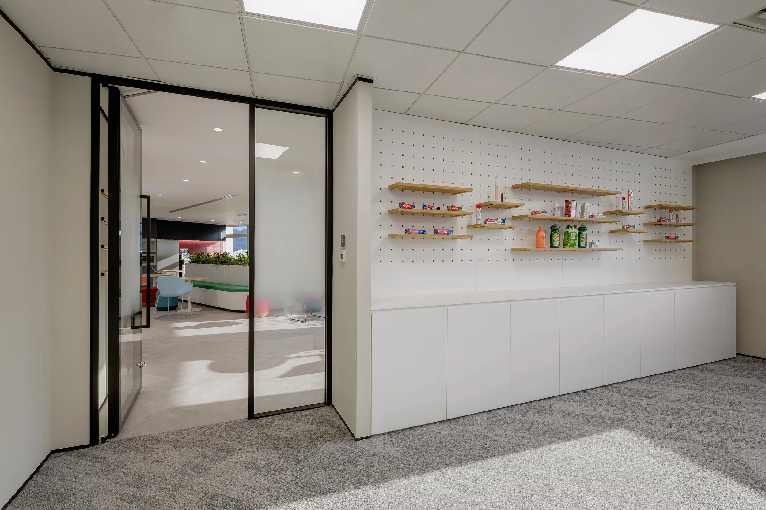 xlms-colgate-palmolive-workplace-34.jpg