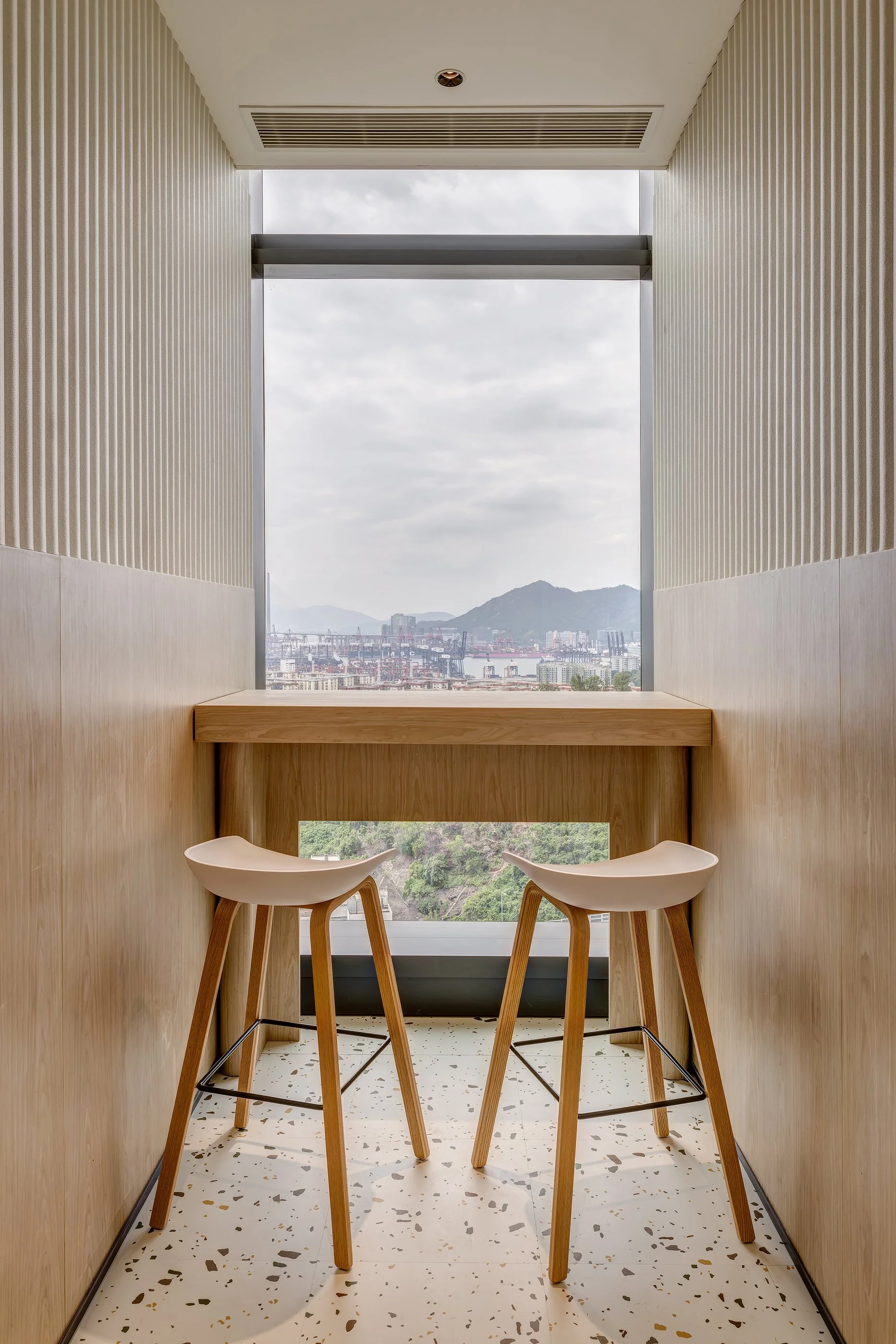 xlms-Lojel-office-12.jpg