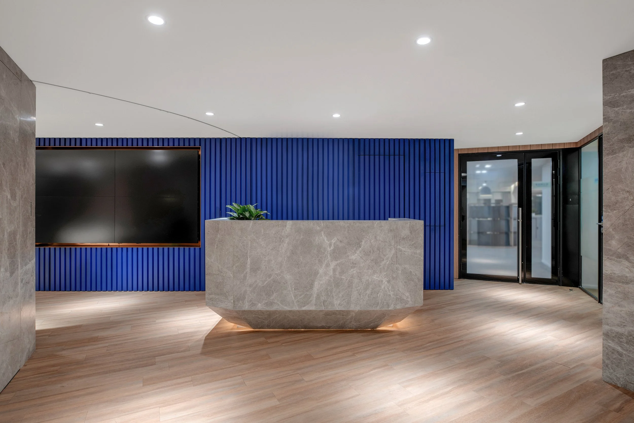 xlms-axa-office-1.jpg