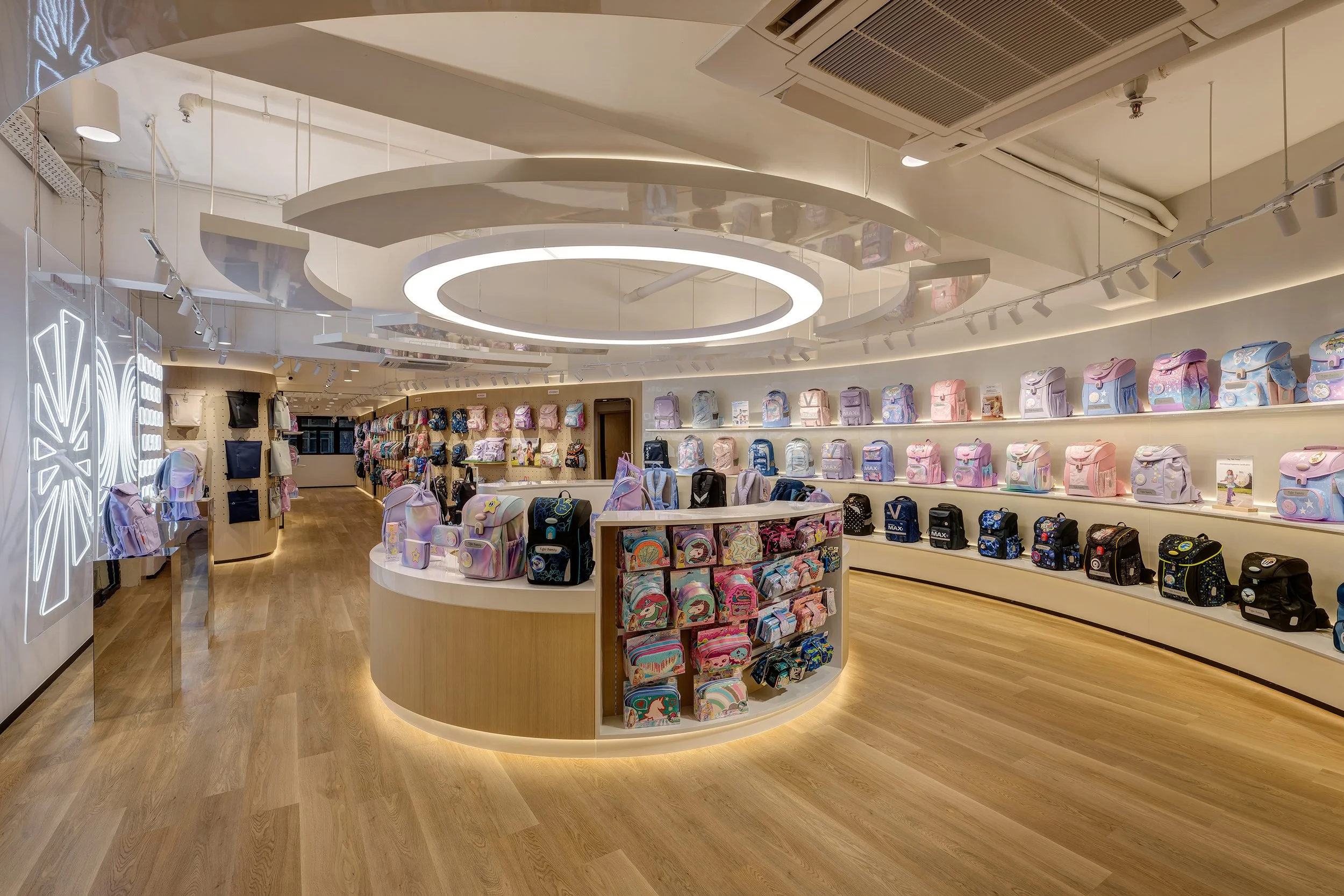 xlms-tiger-family-showroom-11.jpg