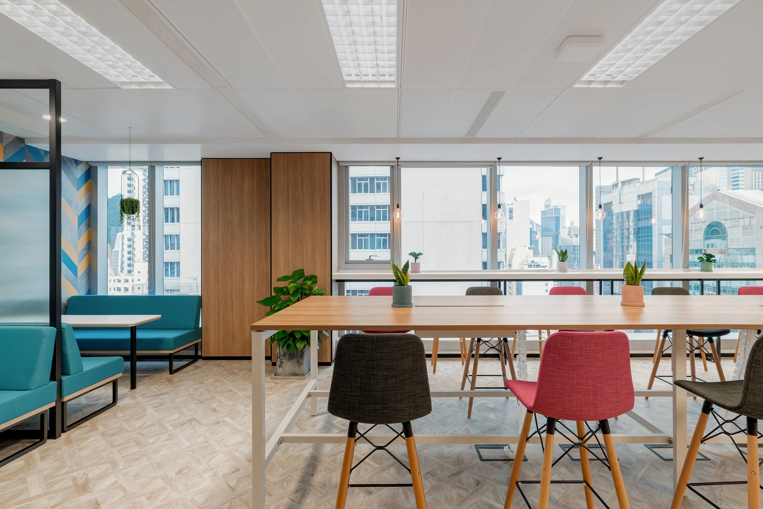 xlms-reckitt-benckiser-office-7.jpg