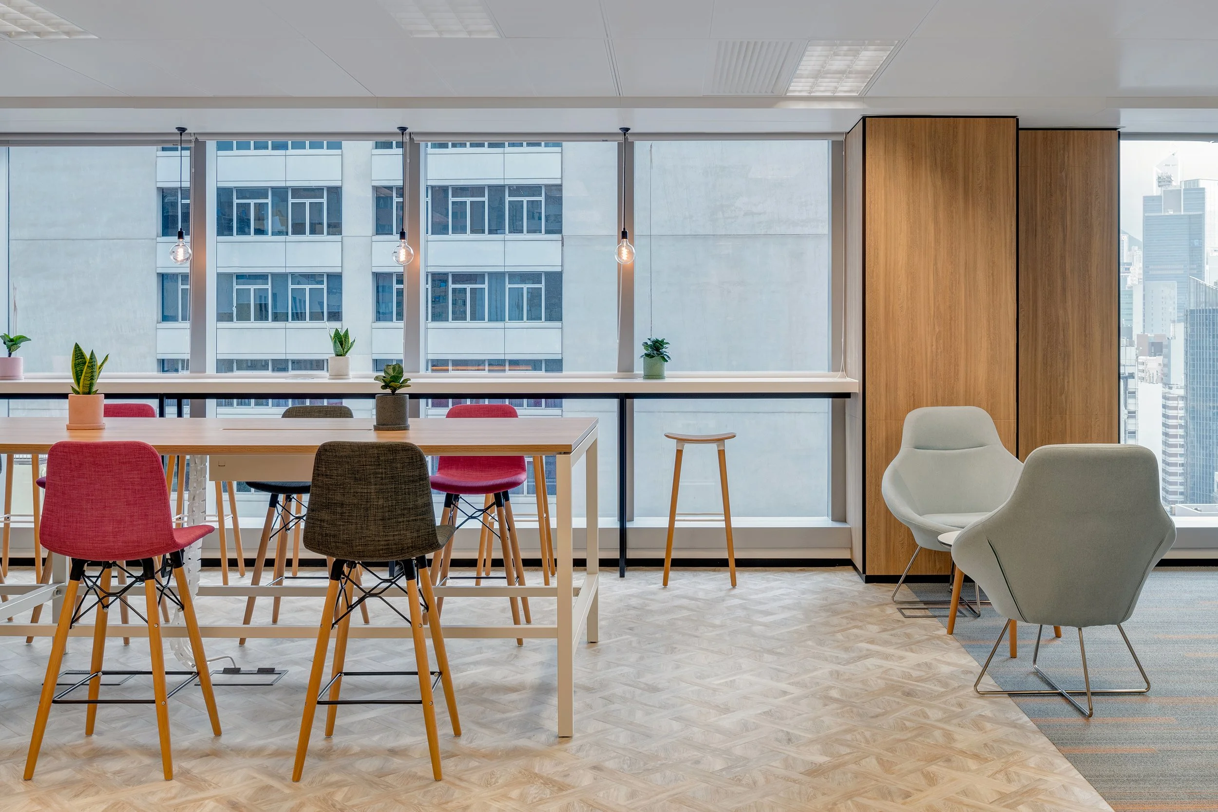 xlms-reckitt-benckiser-office-3.jpg