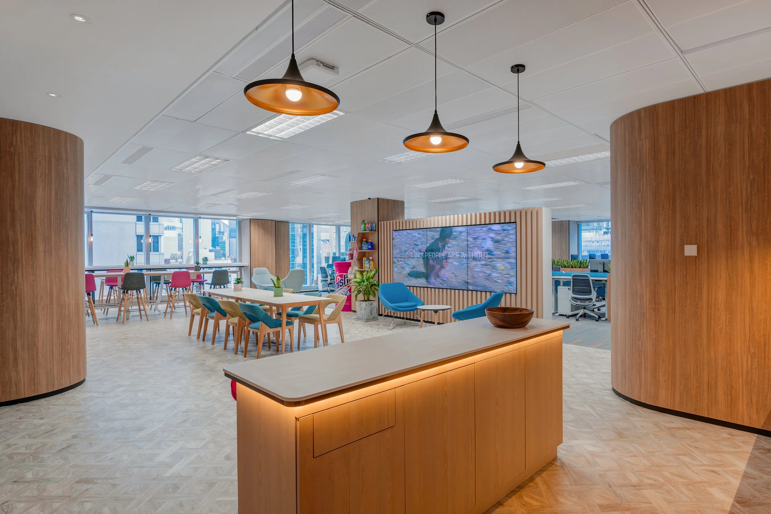 xlms-reckitt-benckiser-office-4.jpg