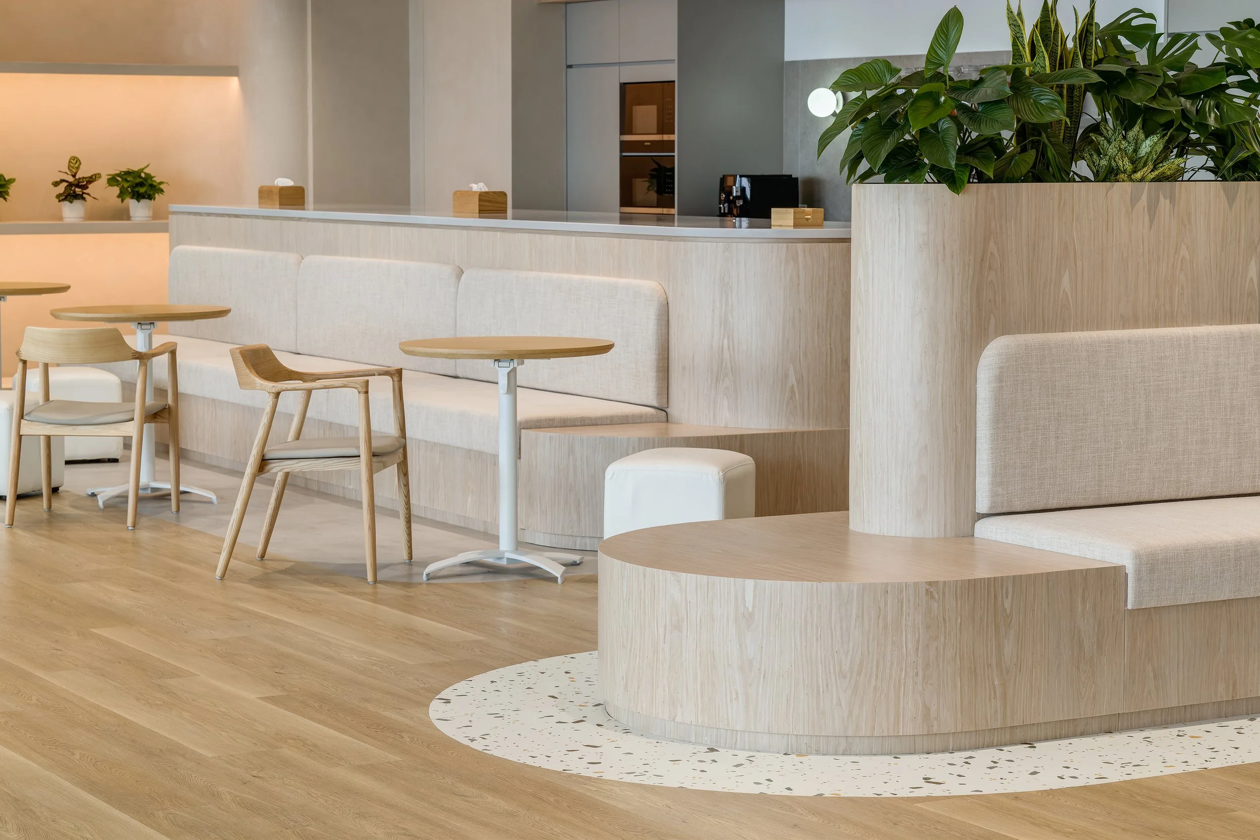 xlms-Lojel-office-3.jpg