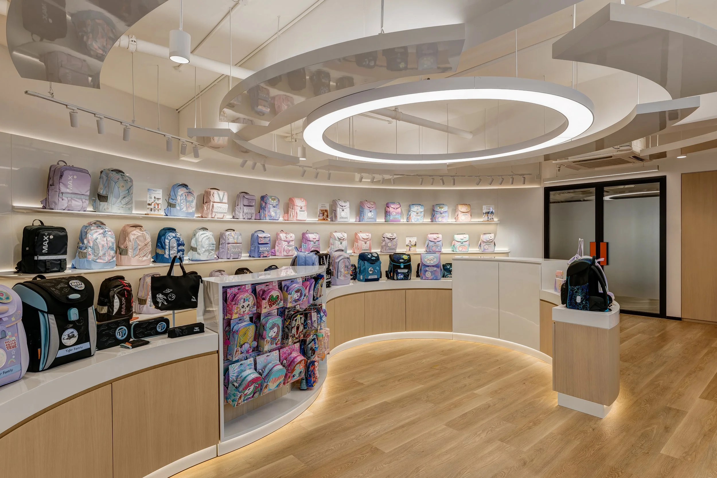 xlms-tiger-family-showroom-5.jpg