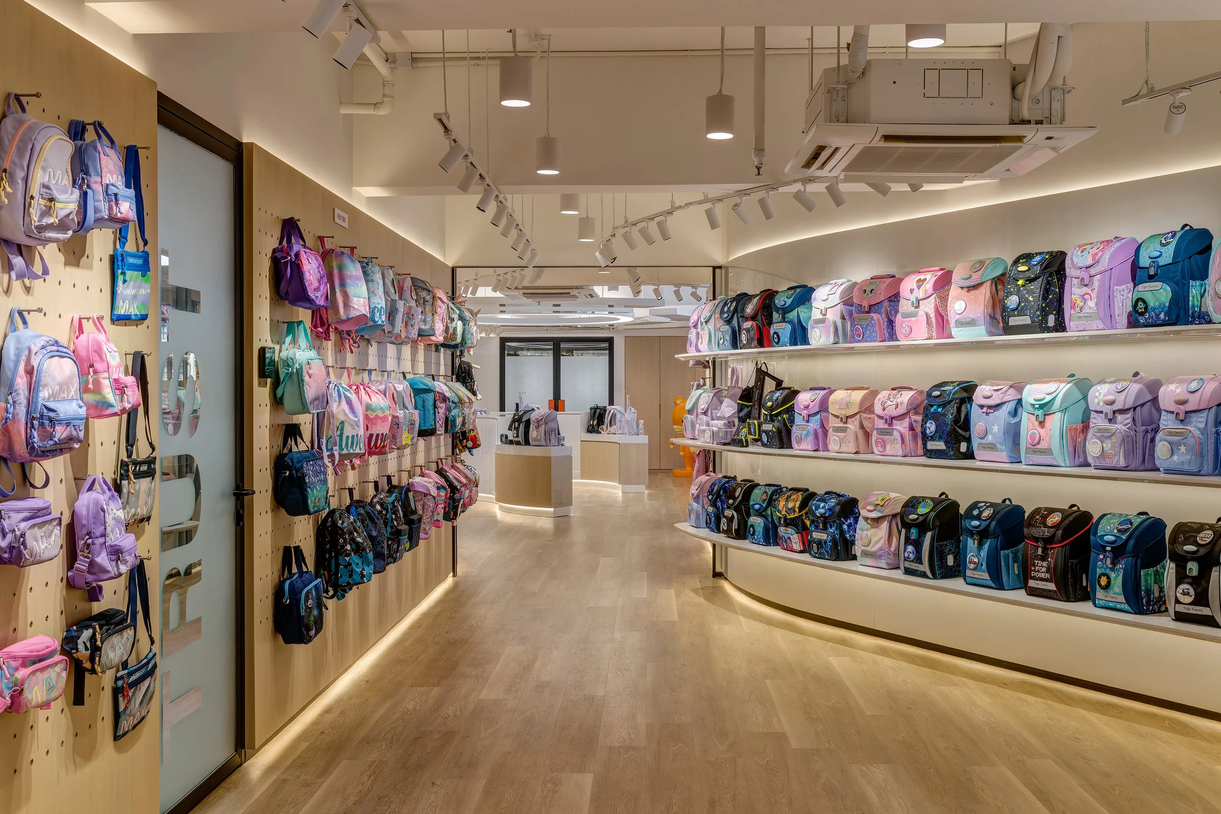xlms-tiger-family-showroom-2.jpg
