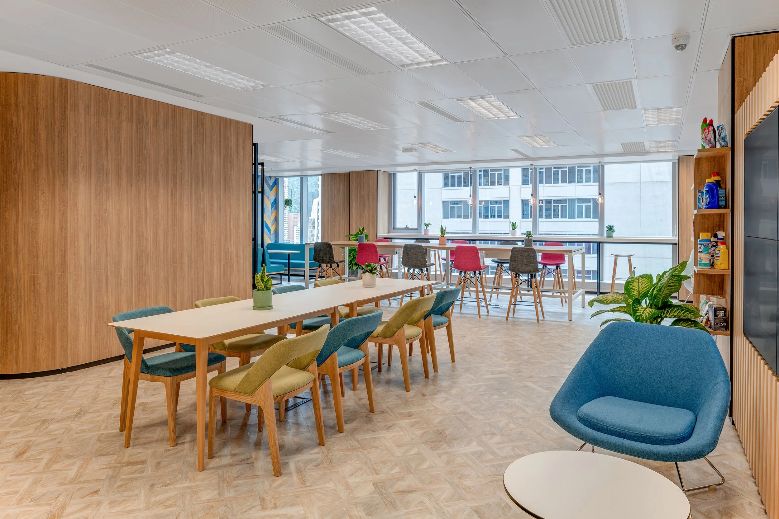 xlms-reckitt-benckiser-office-1.jpg