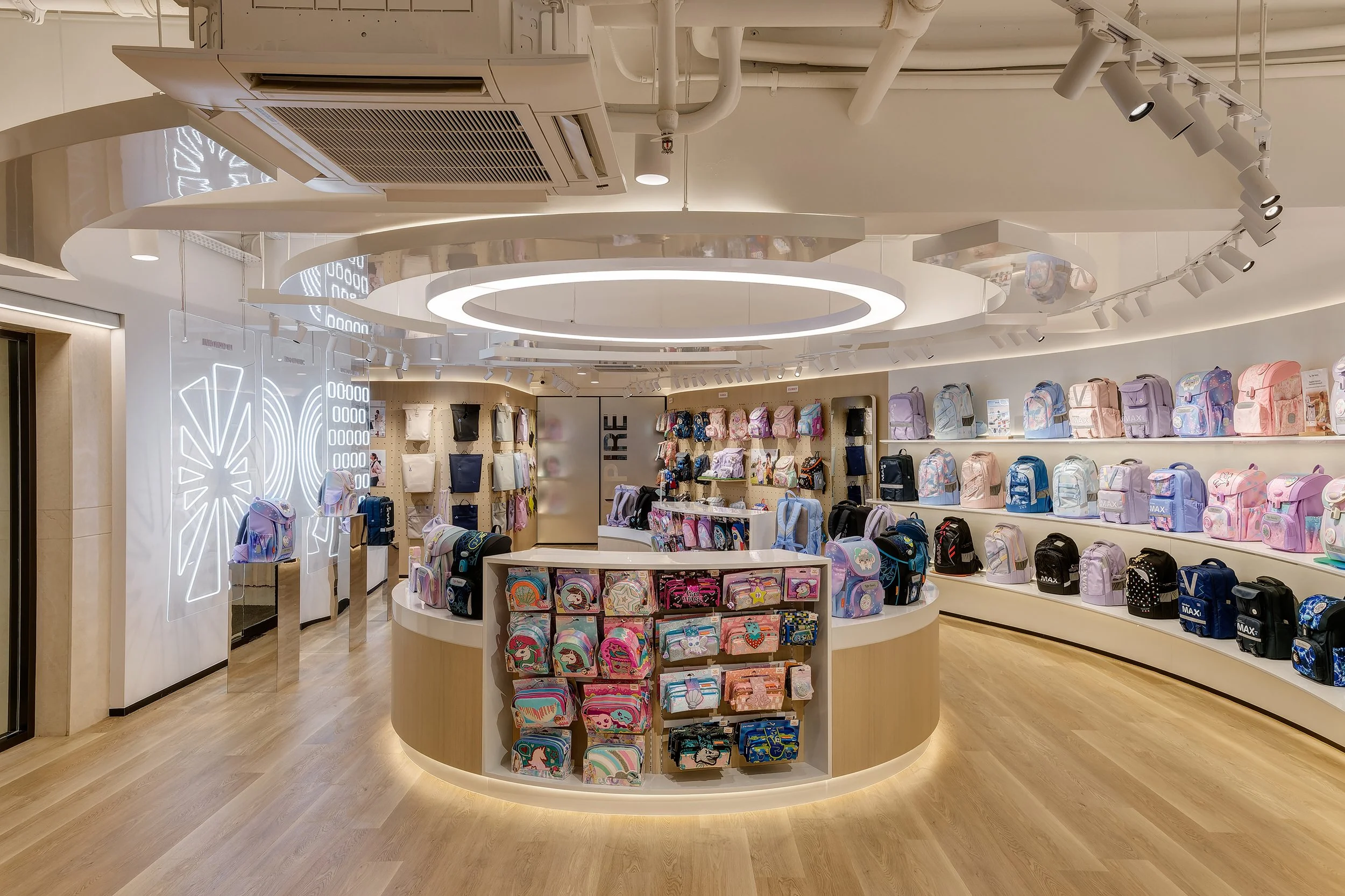 xlms-tiger-family-showroom-9.jpg