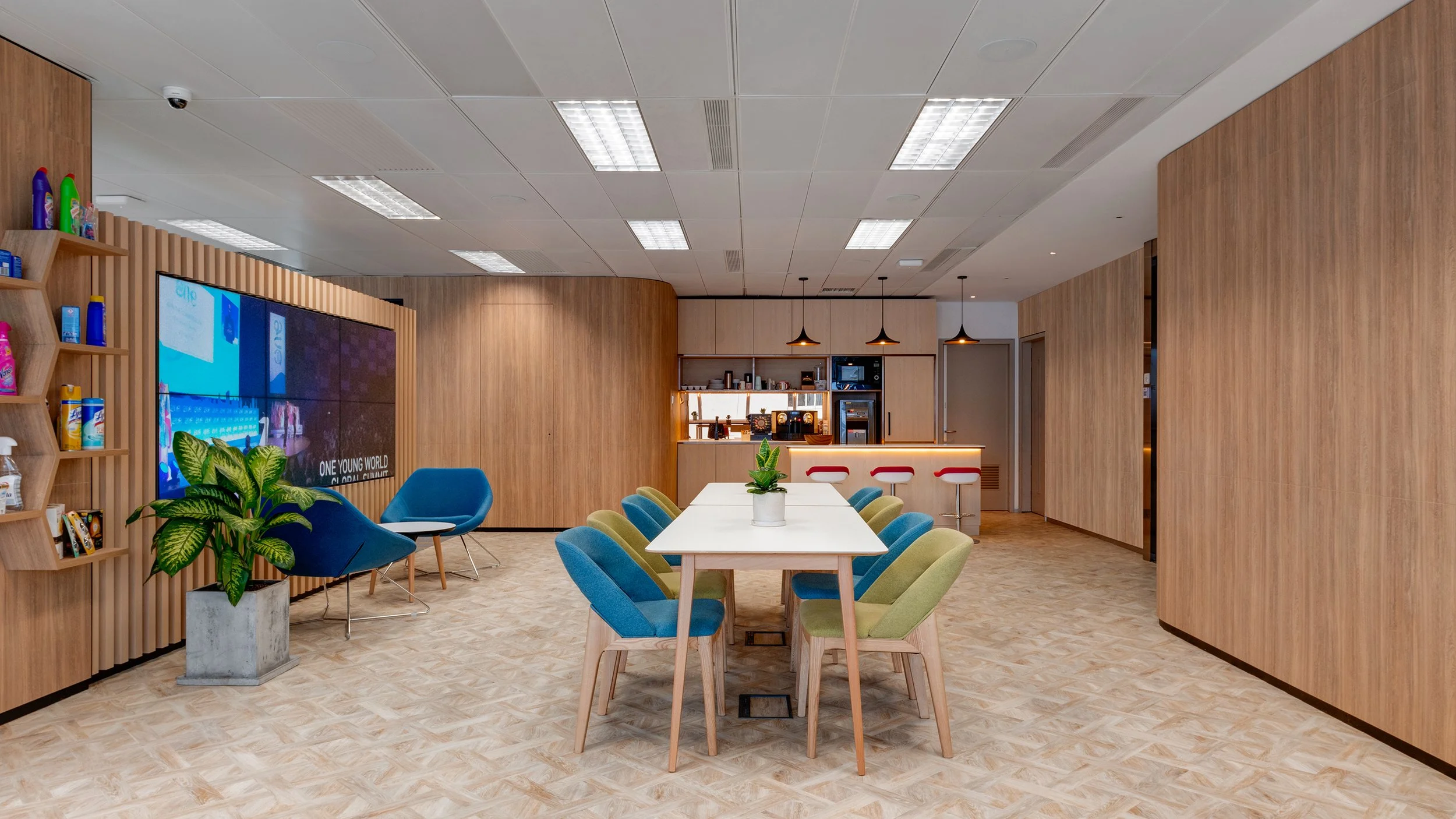 xlms-reckitt-benckiser-office-11.jpg