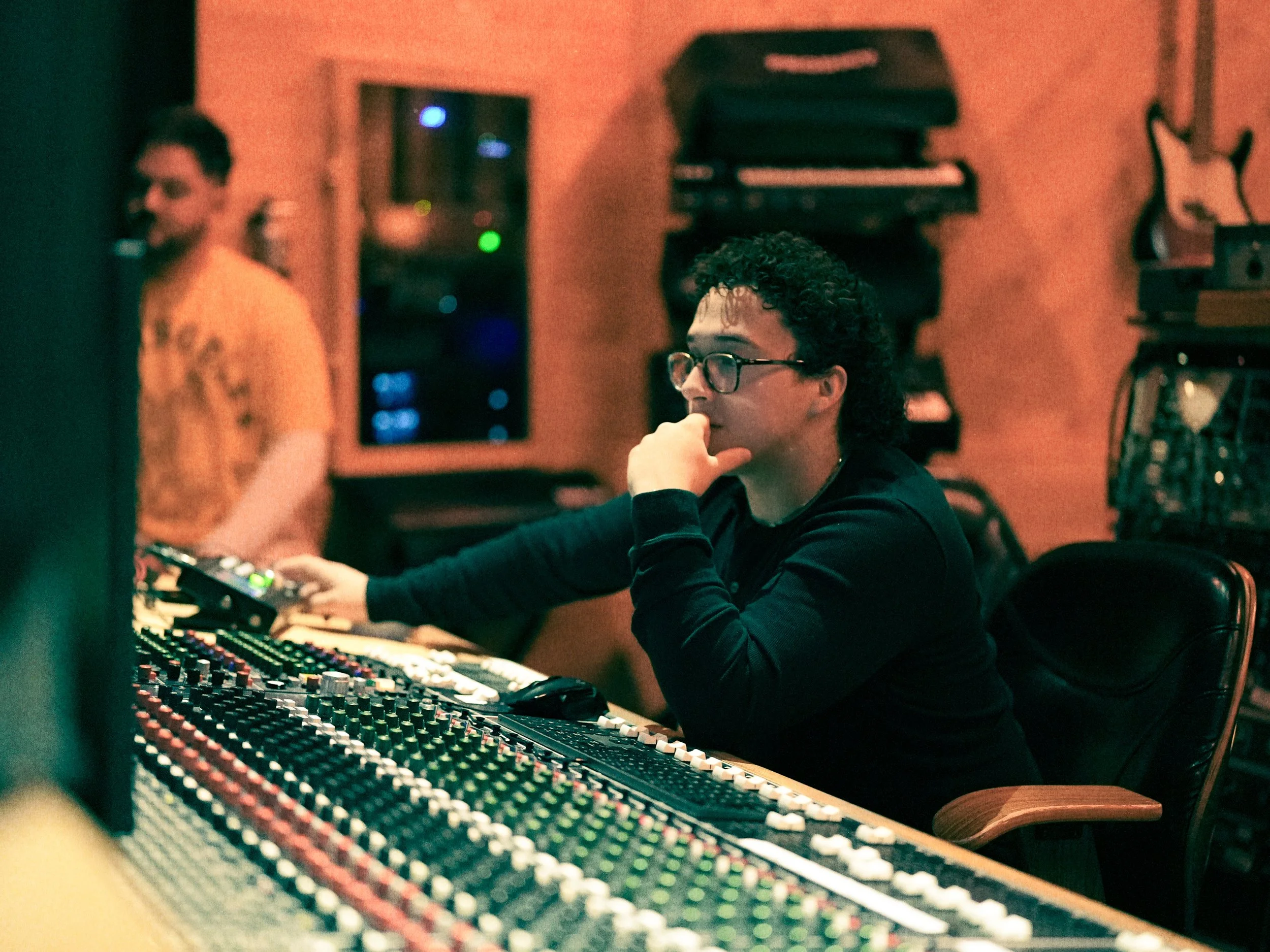 Audio Engineer, Bran Schneider working with Alt rock band, Elektric Animals