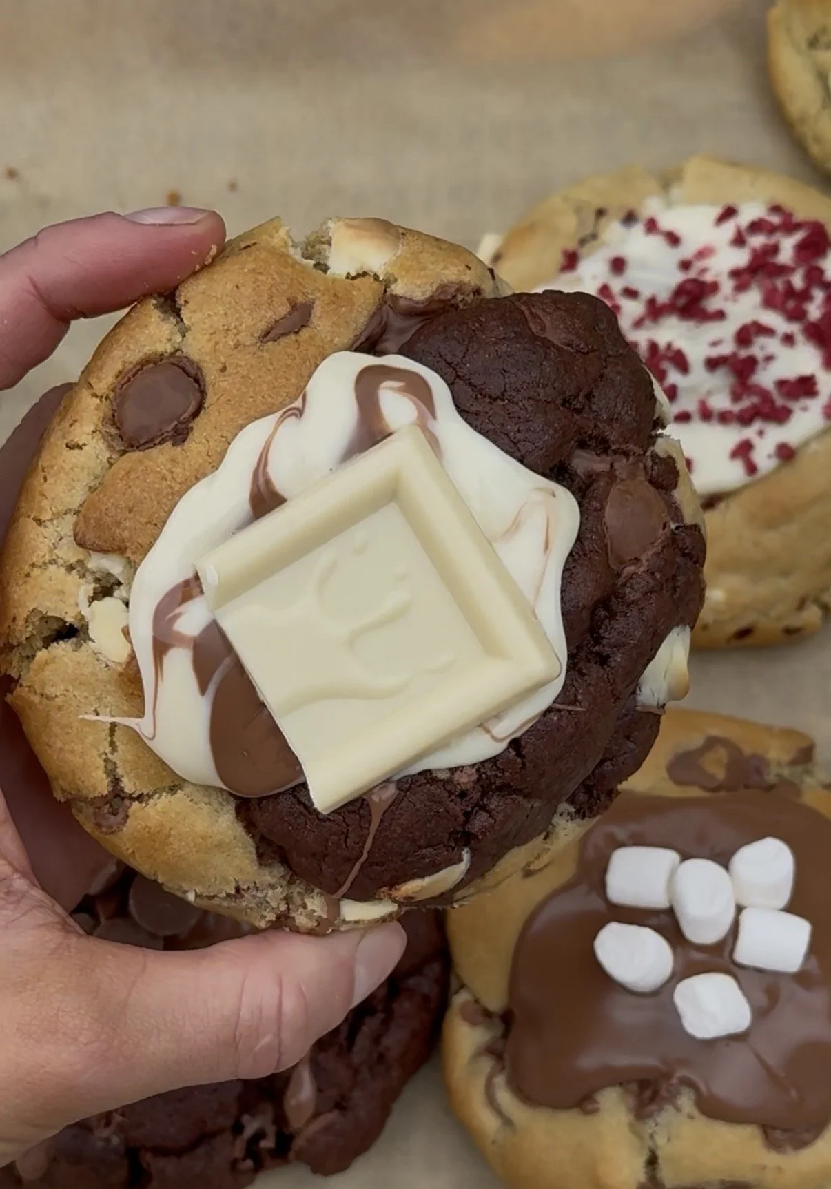 Milk Chocolate & White Chocolate Cookie