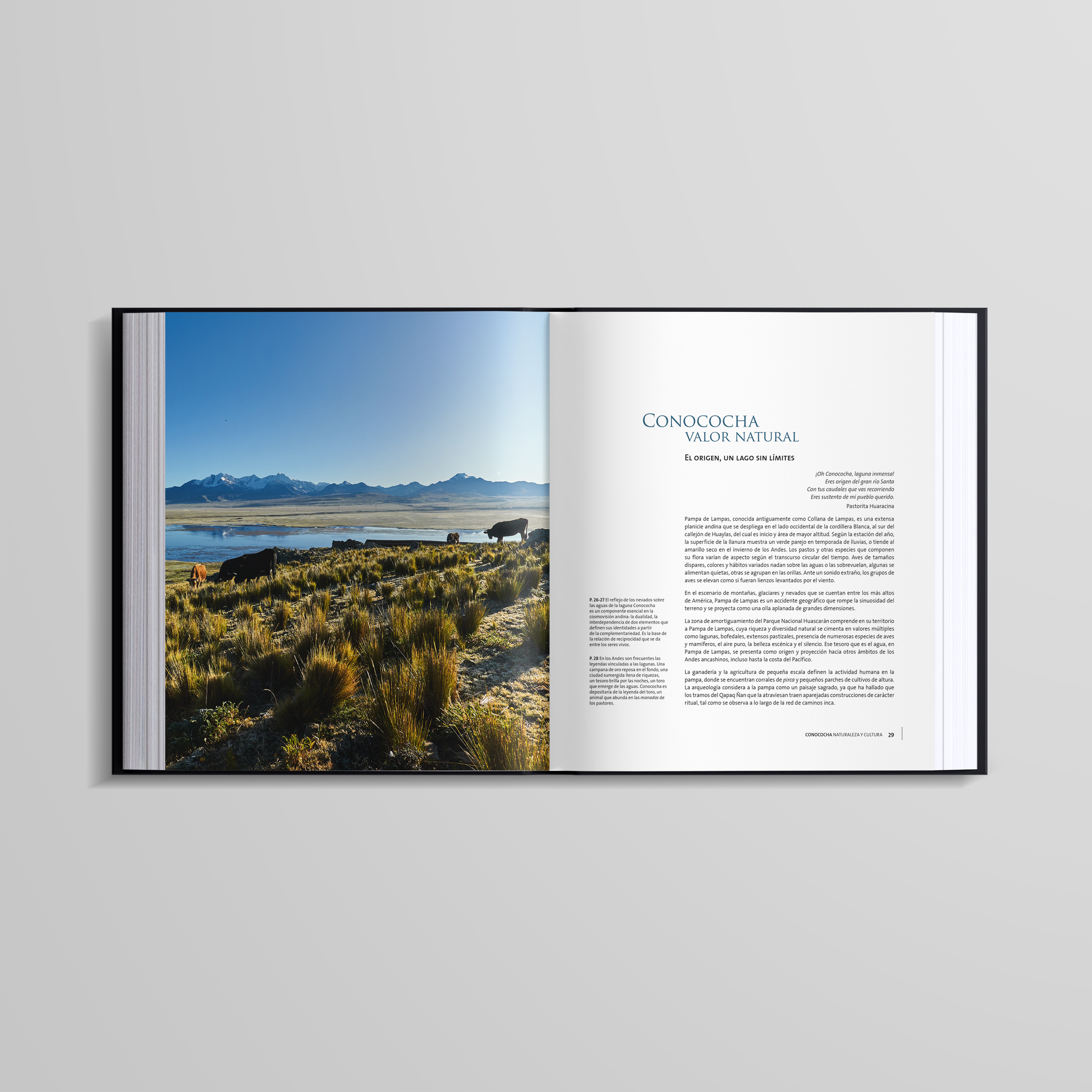 Doble página del libro Conococha: Naturaleza y Cultura, con fotografía del paisaje y contenido editorial.