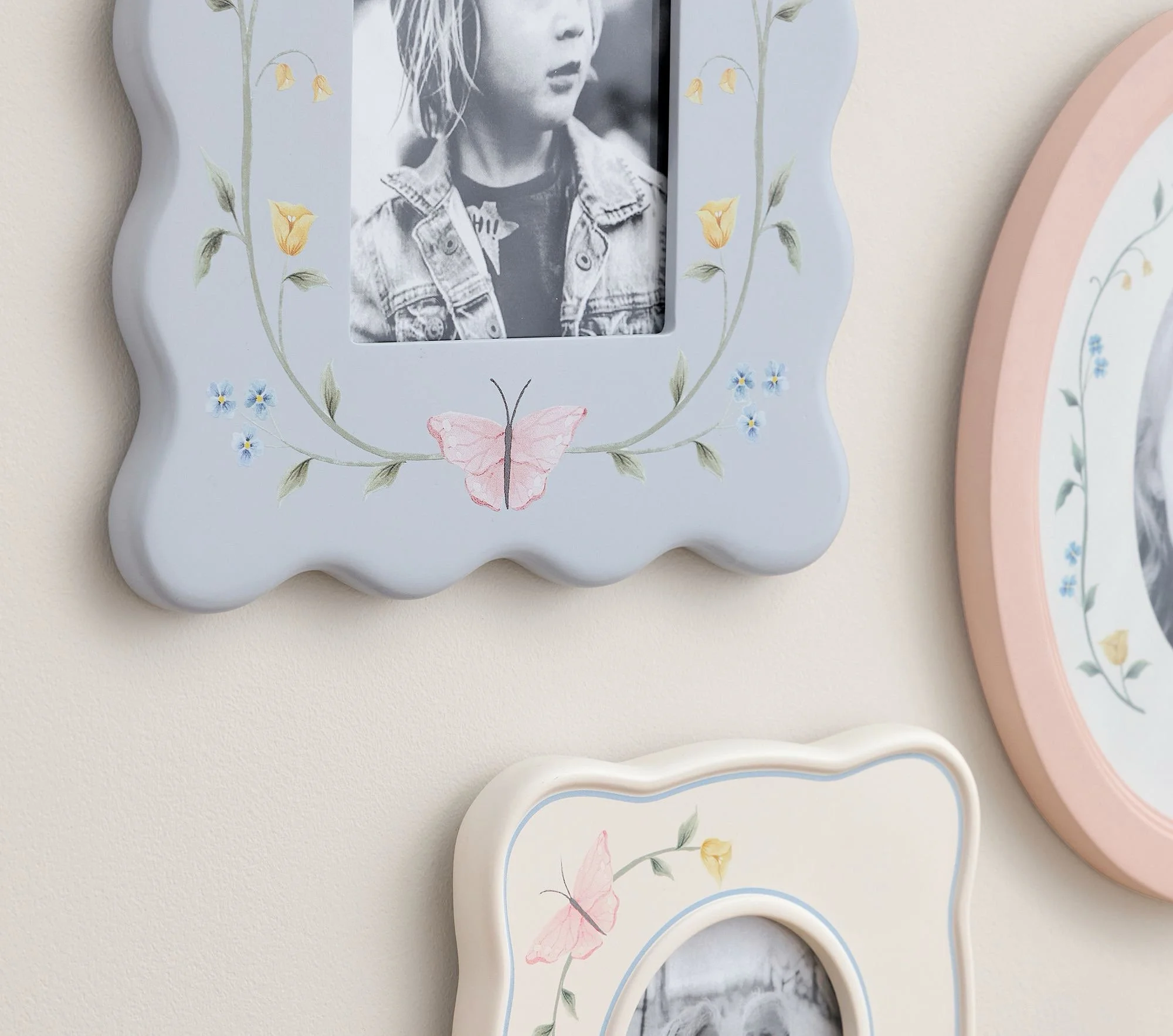 Garden Butterfly Gallery Frames
Artwork: Amelia Hawkins
Product Design: PBK Design Team