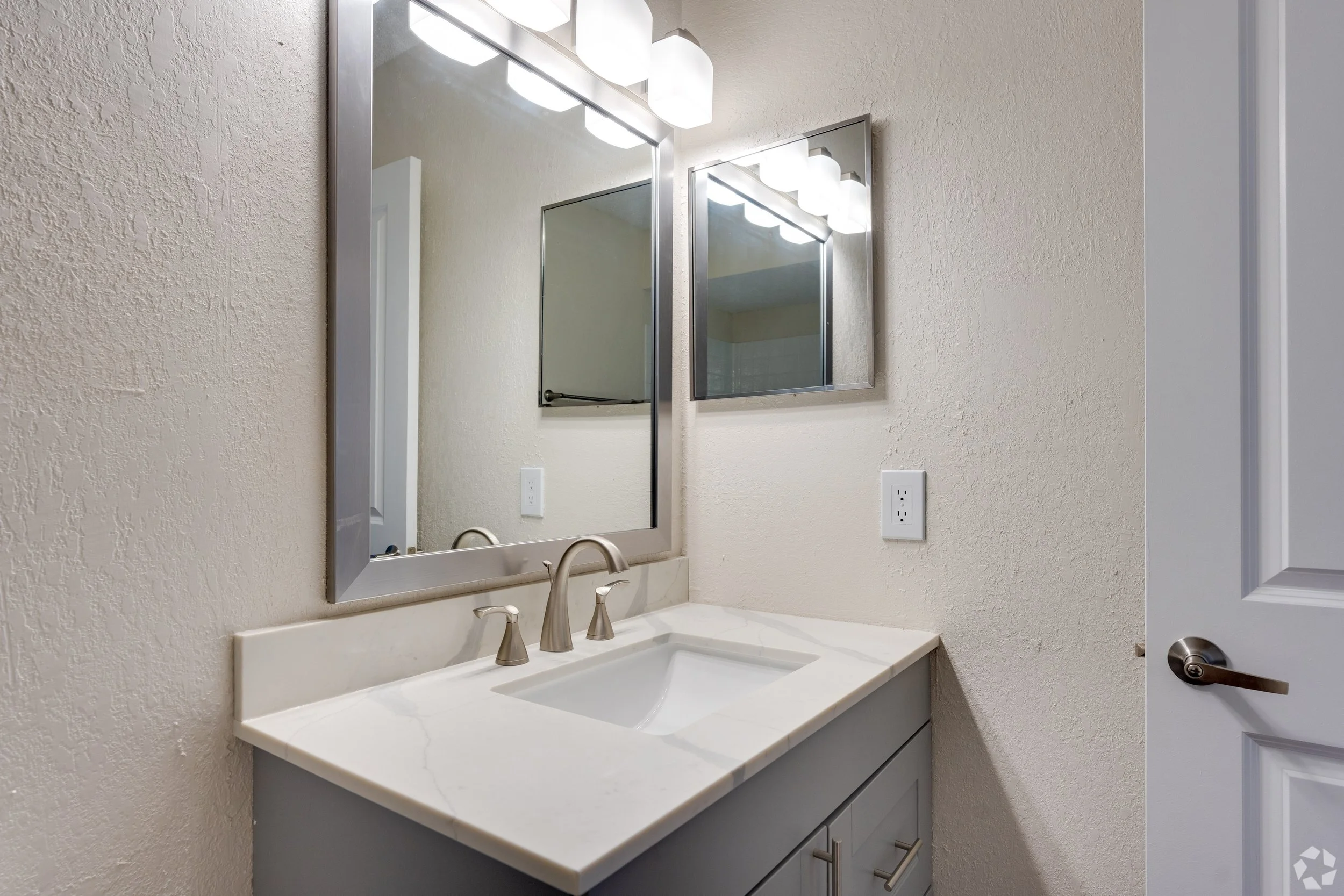 InteriorPhoto (3).jpg