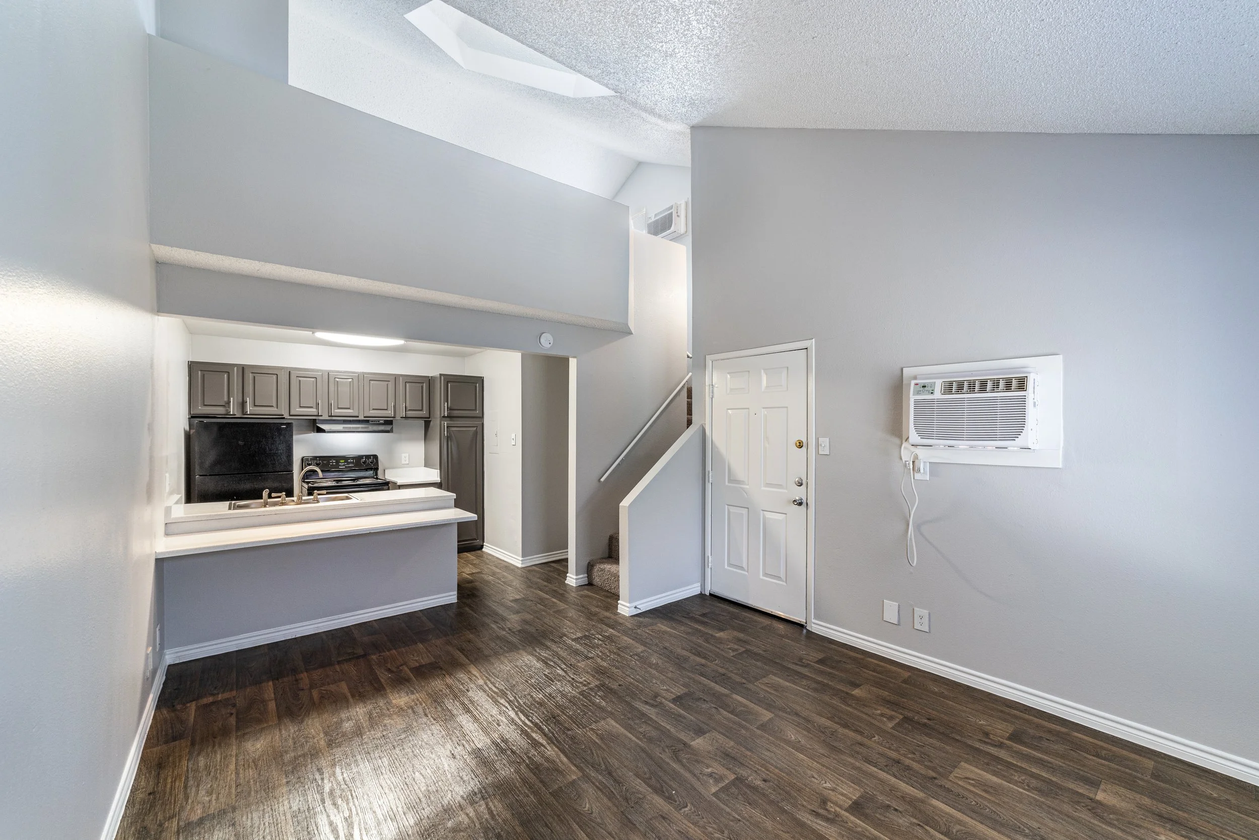 SQFT-5943.jpg
