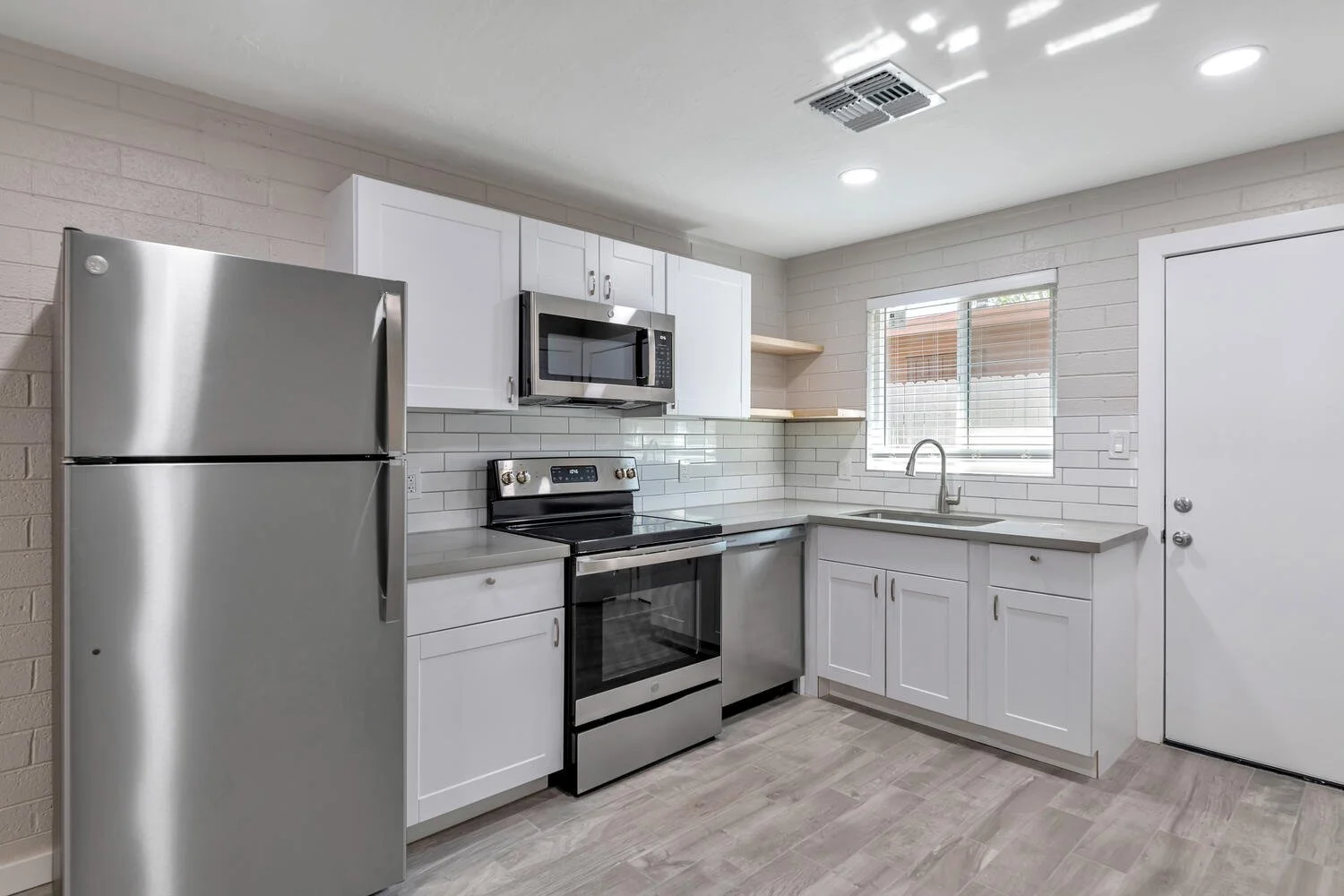 1332 N 50th St-large-031-005-1332 N 50th St-1500x1000-72dpi.jpg