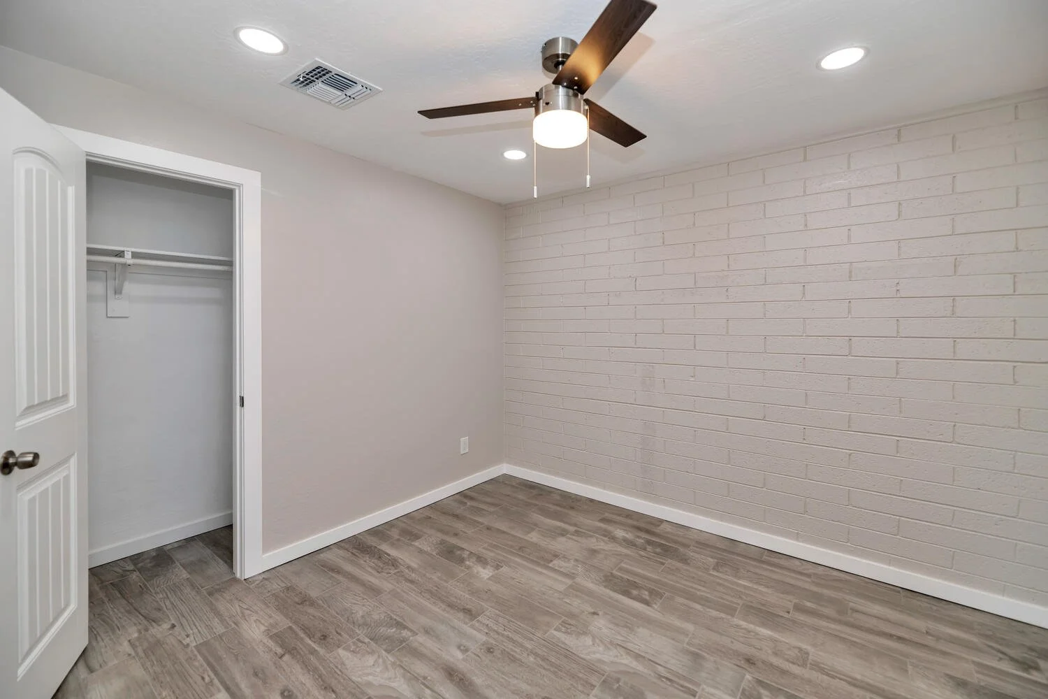 1332 N 50th St-large-010-014-1332 N 50th St-1500x1000-72dpi.jpg