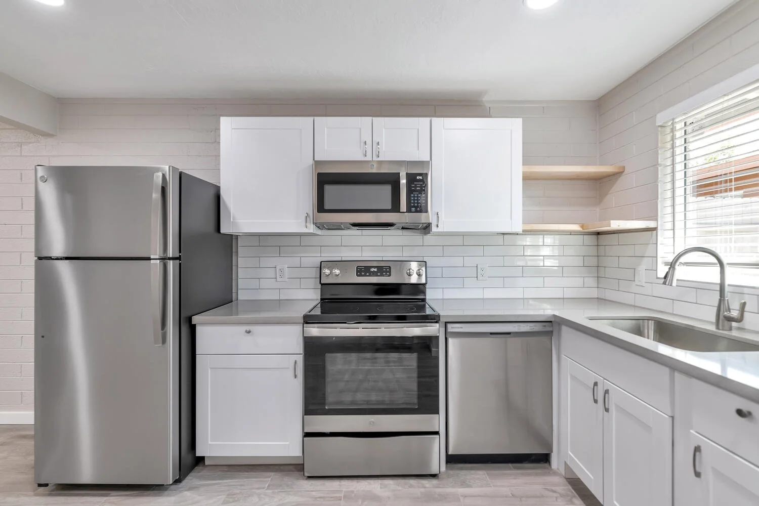 1332 N 50th St-large-032-029-1332 N 50th St-1500x1000-72dpi.jpg