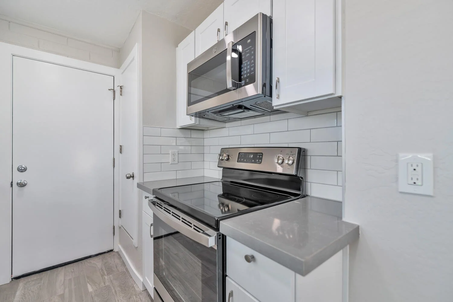 1332 N 50th St-large-009-006-1332 N 50th St-1500x1000-72dpi.jpg