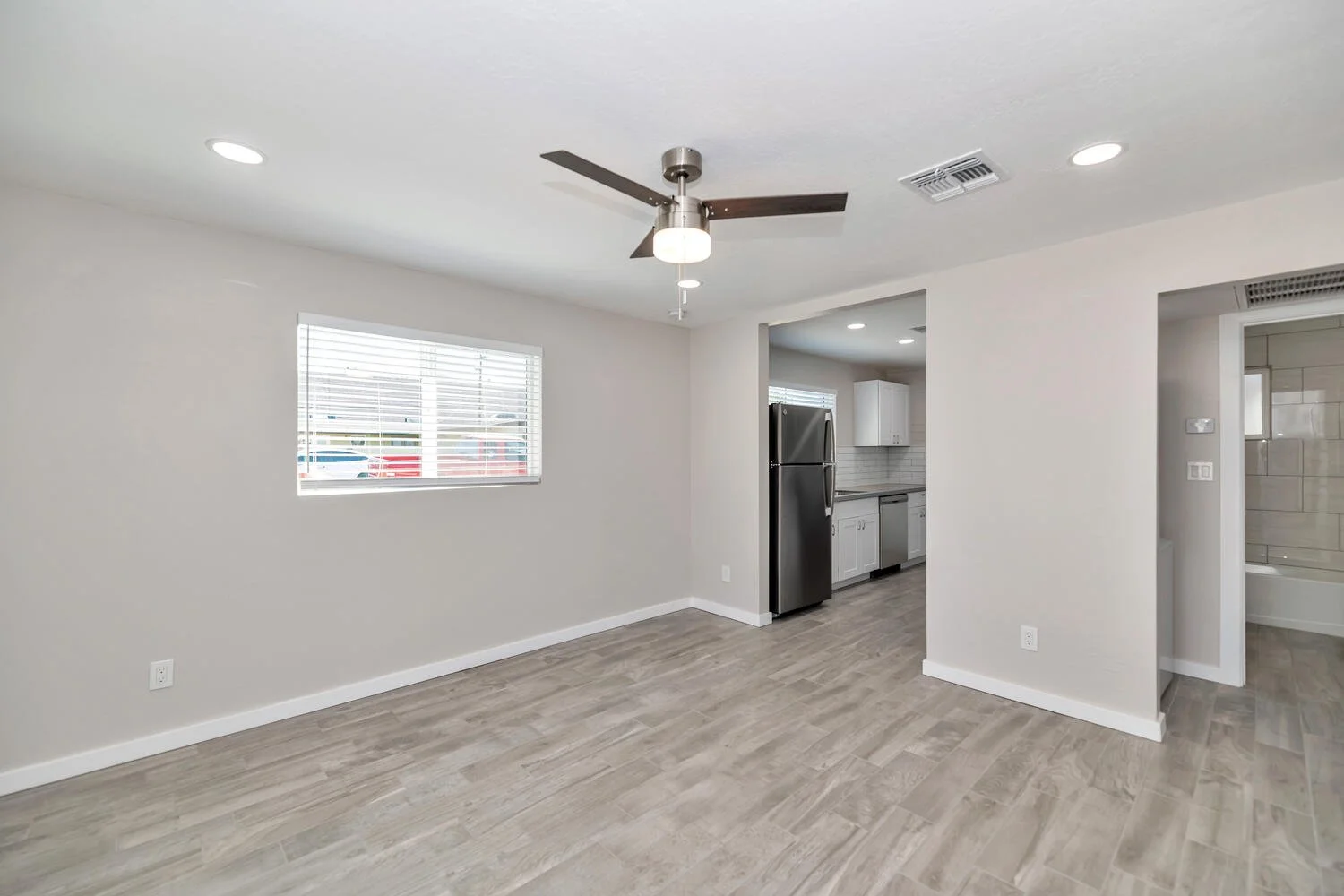 1332 N 50th St-large-007-019-1332 N 50th St-1500x1000-72dpi.jpg