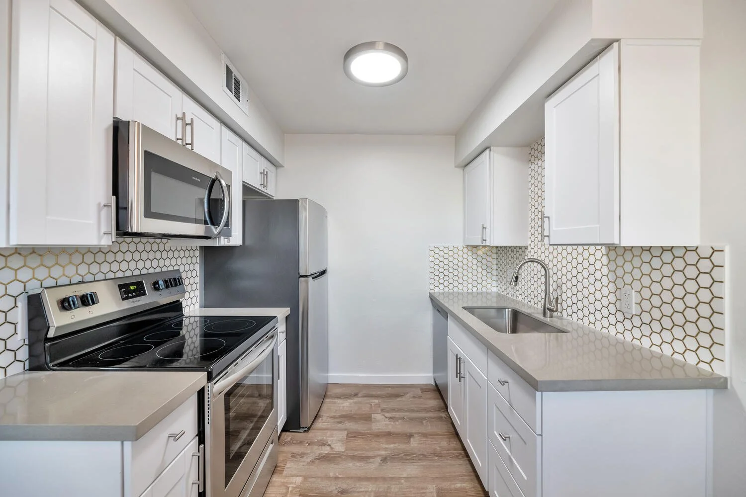 7602-E-Polk-St-Scottsdale-AZ-7602-E-Polk-St-large-012-019-Unit-101-1500x1000-72dpi-12-LargeHighDefinition.jpg