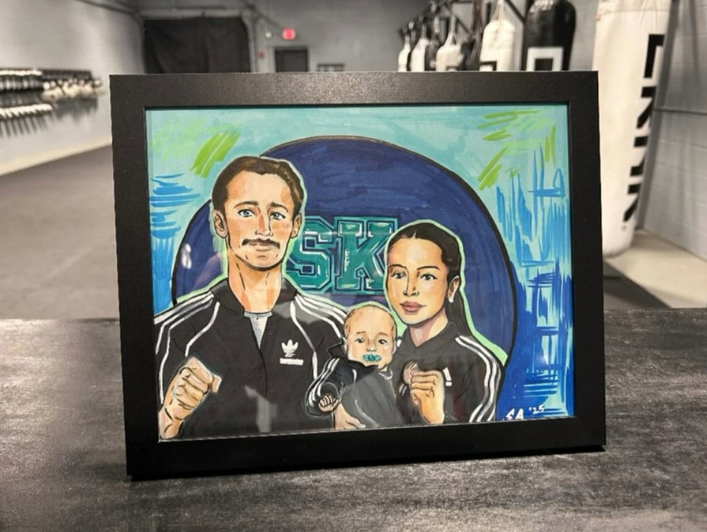 Illustration of a family of three wearing black Adidas tracksuits, with a man, woman, and baby, in front of a blue circle with the word 'SK' in graffiti style, on a colorful background.