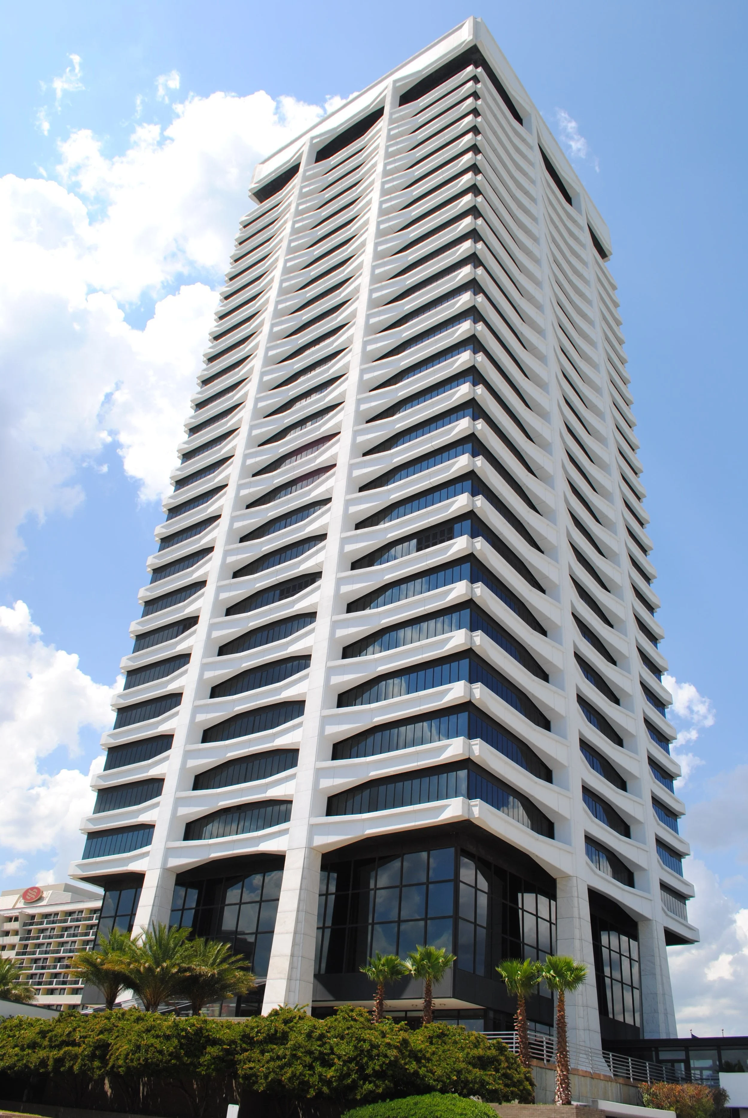 Riverplace_Tower_in_Jacksonville.jpg