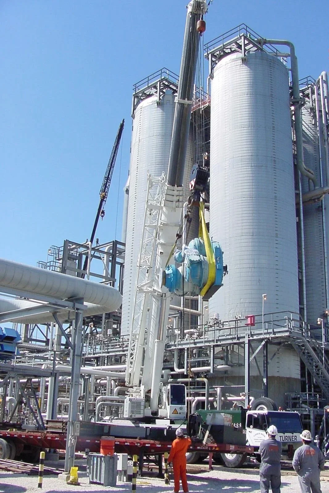 Turnaround execution - heavy lift and safety plans in place
