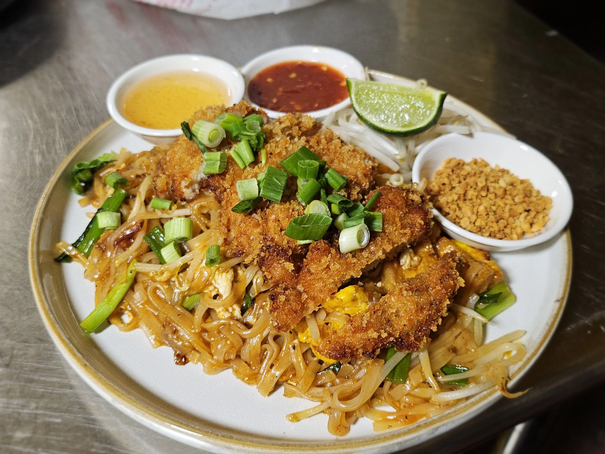 Crispy Chicken Pad Thai