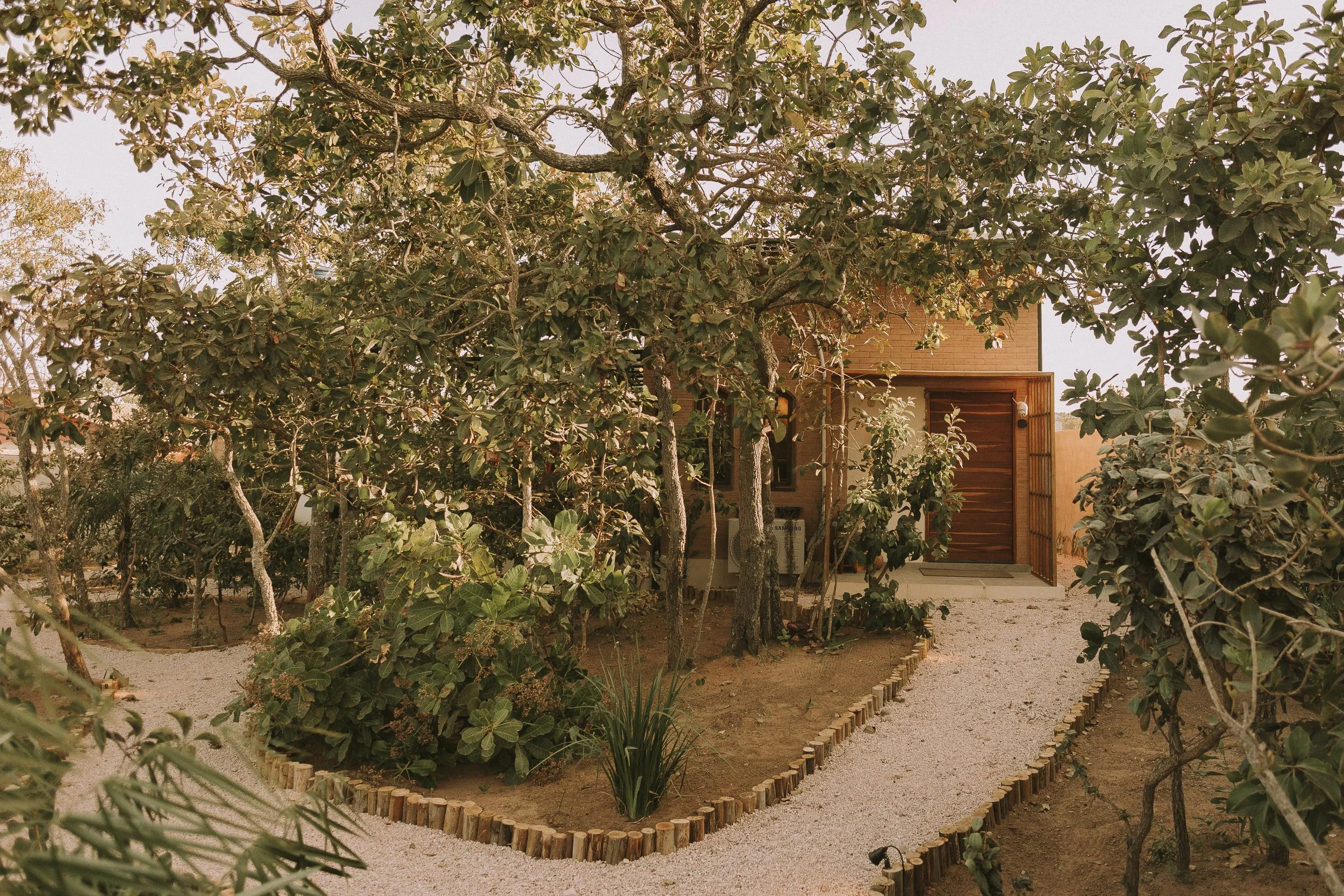 060_exterior_02.jpg