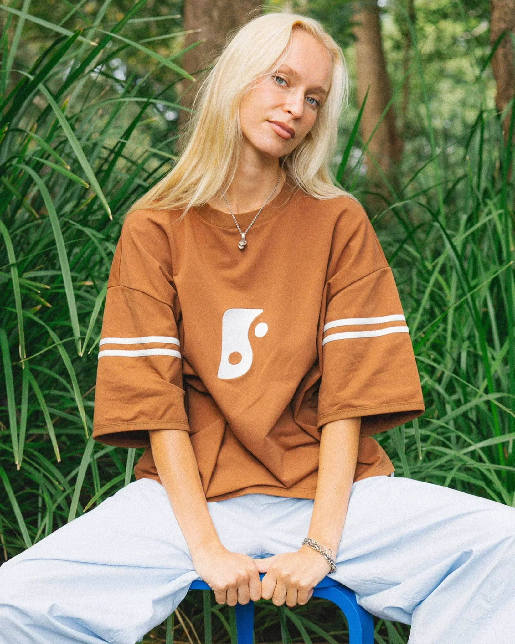 homebody-yin-yang_tee_choclate_a.webp